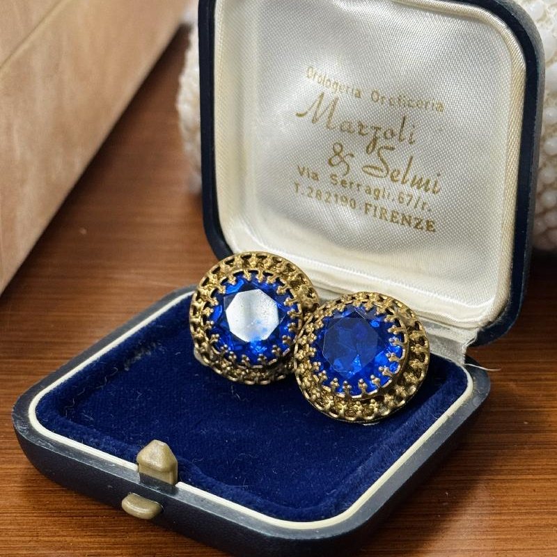 Vintage Czechoslovakian C.a. 1960s Blue Glass Buton Clip Earrings (B084)