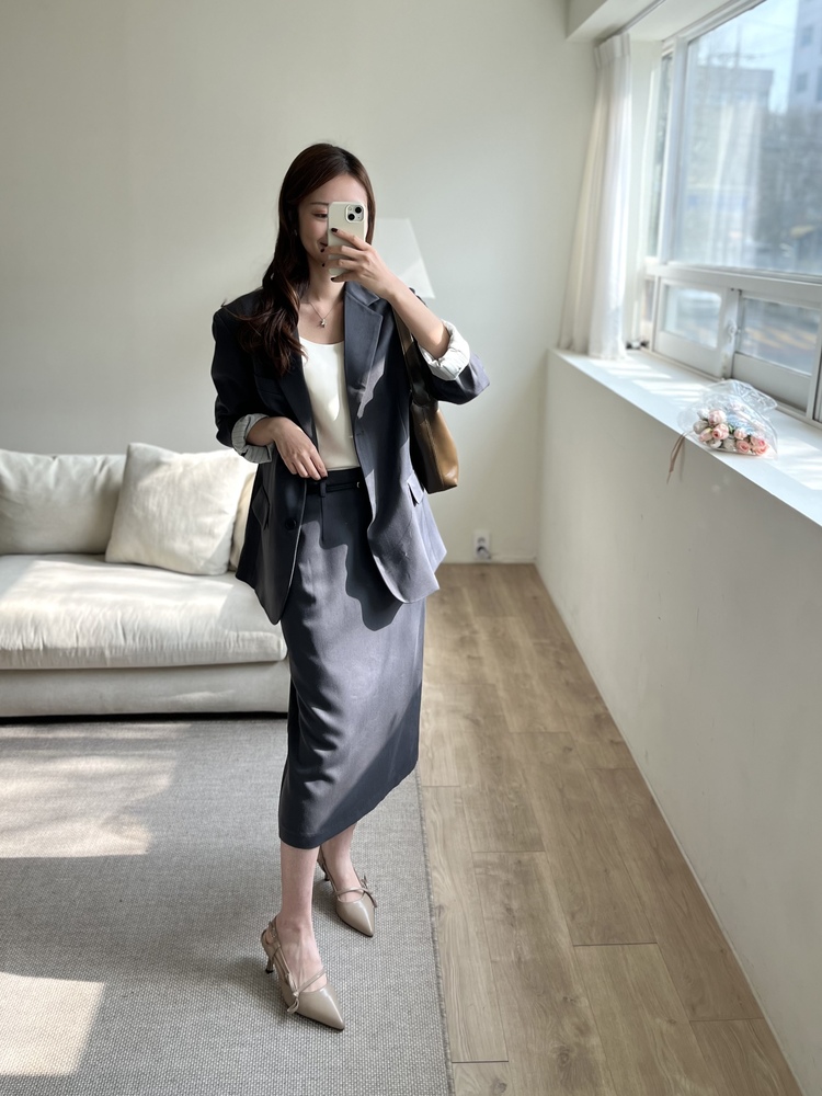 Atelier Belted Skirt (Charcoal)