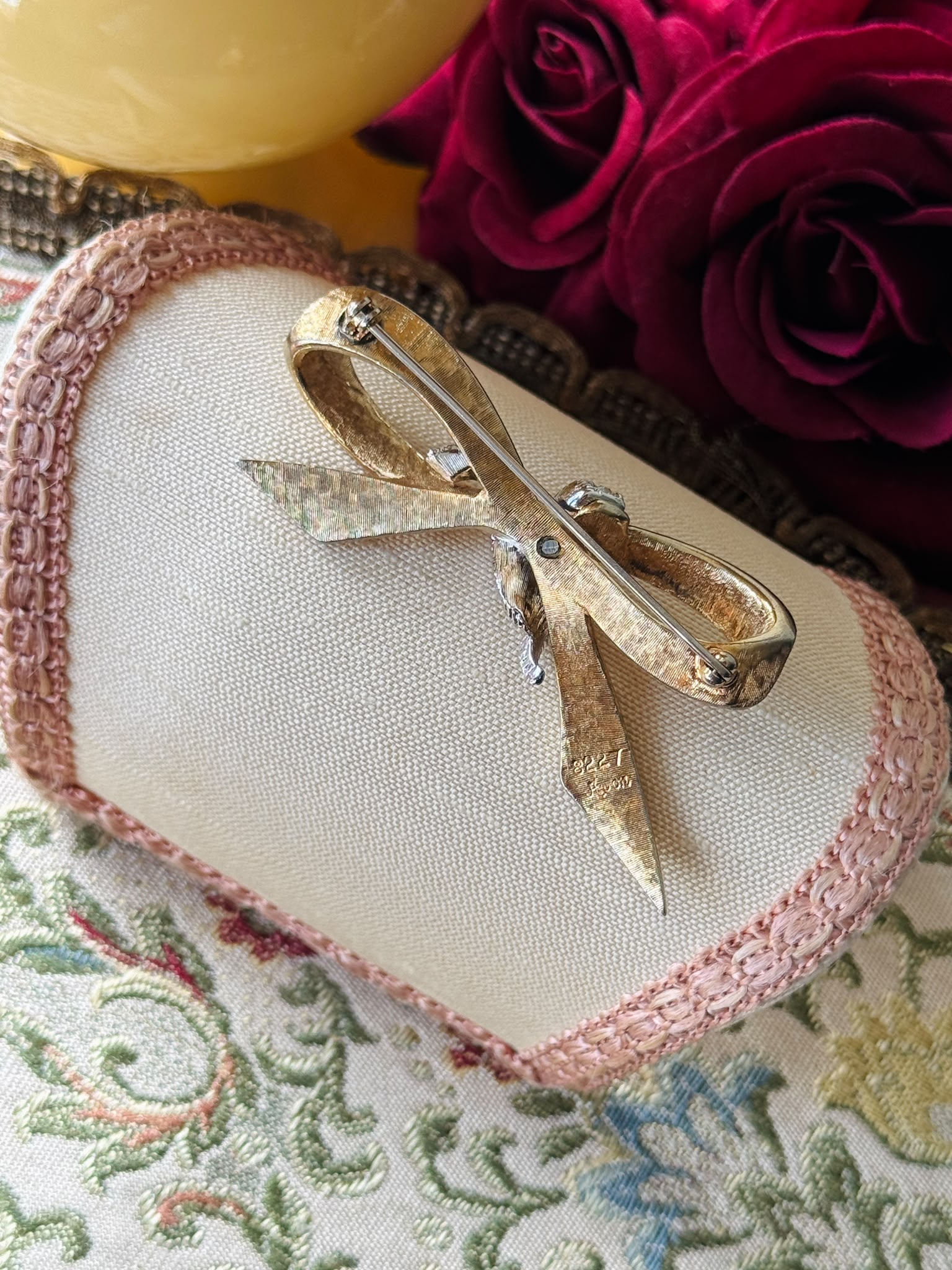 Vintage C.a. 1950s Avon Textured Gold & Silver Bow Shape Brooch(MT2638)