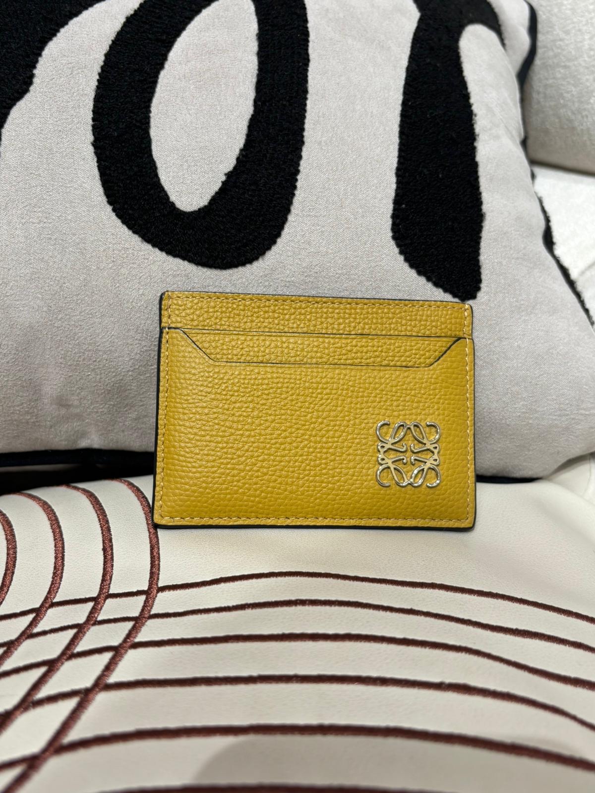 Loewe card homder ANAGRAM PLAQUE PEBBLED LEATHER 卡片全新未使用 unused ✅dust bag✅booklet
