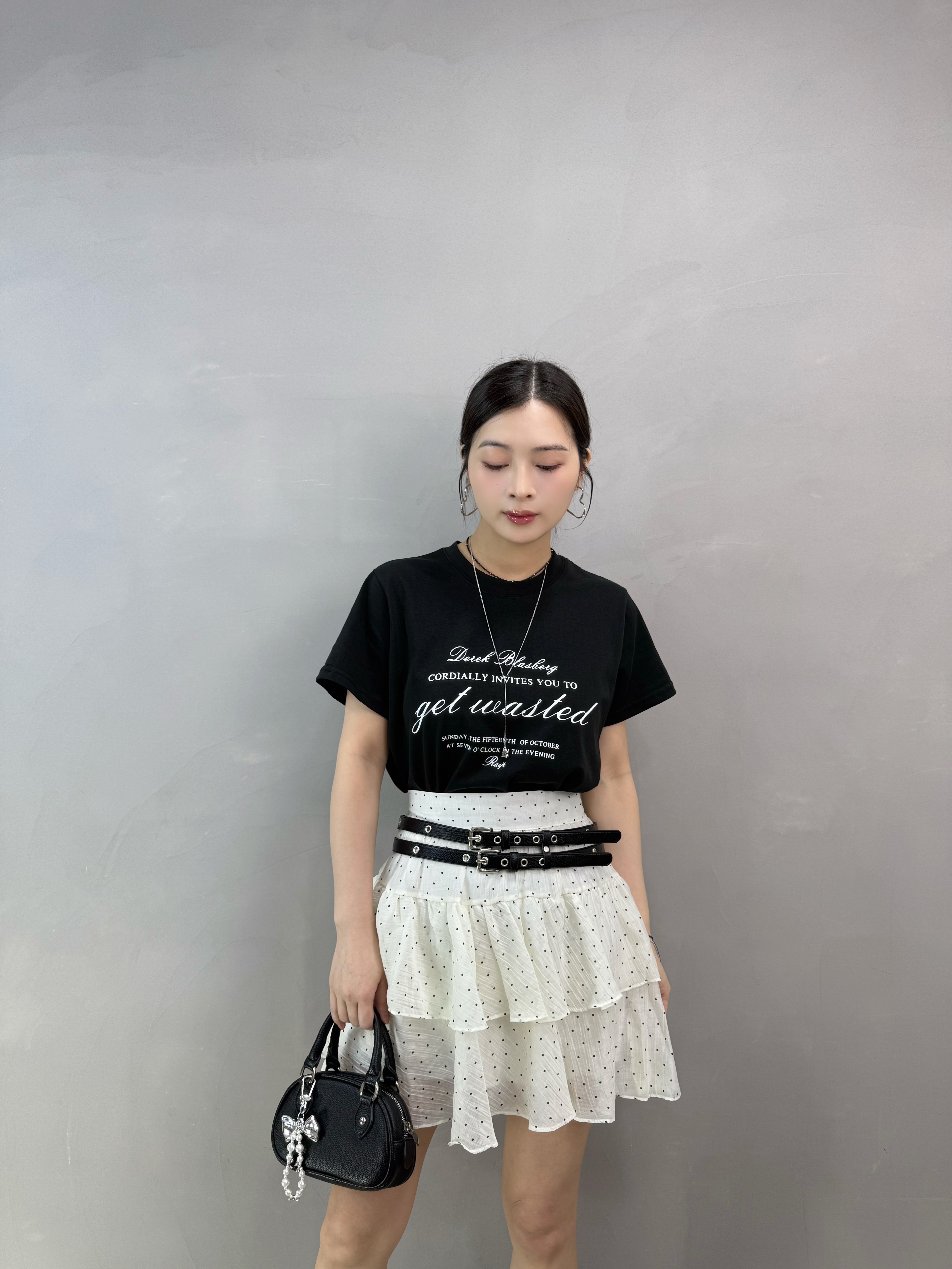 S68 撩草字英文字tee