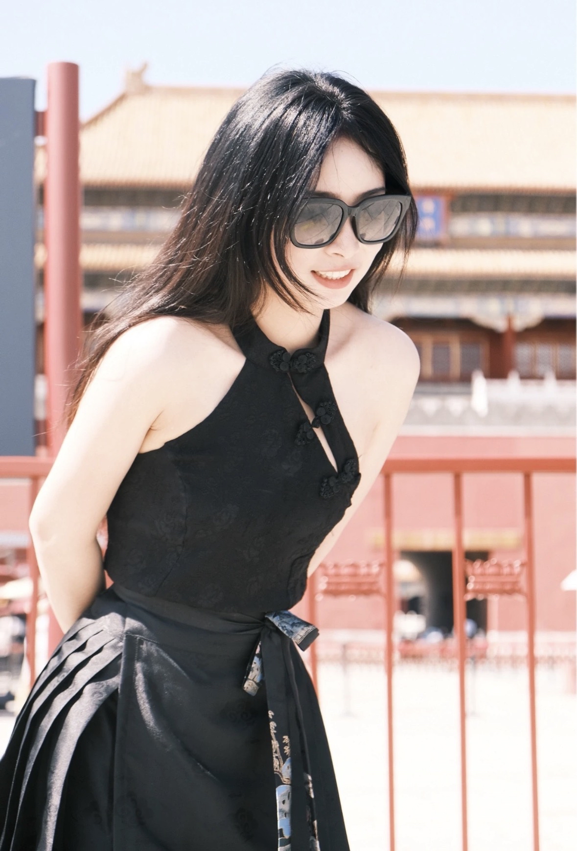 TP524提花挂脖短款上衣