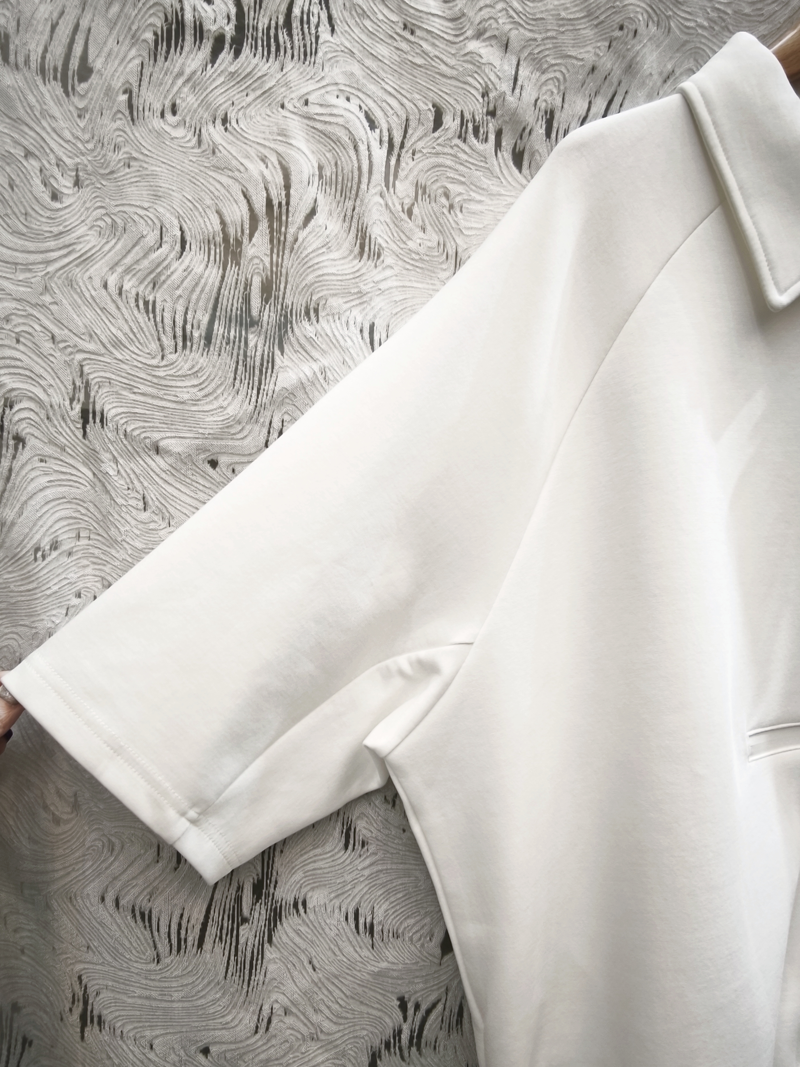 舒適空氣棉反領半開Tee