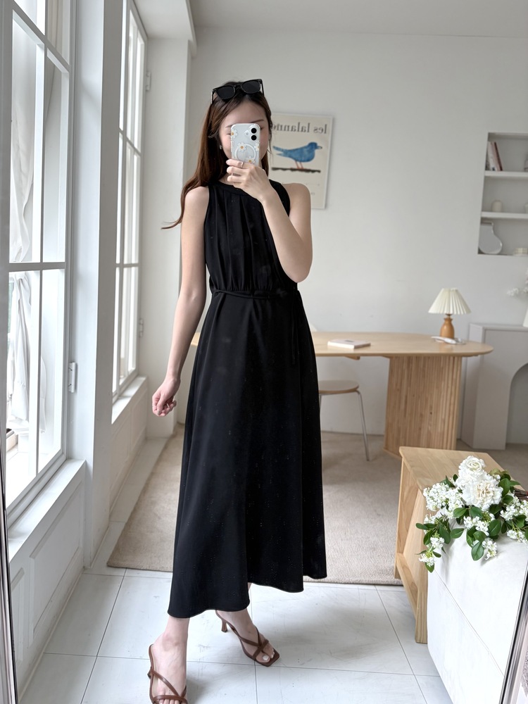 Pleated Halter Maxi Dress (Black)
