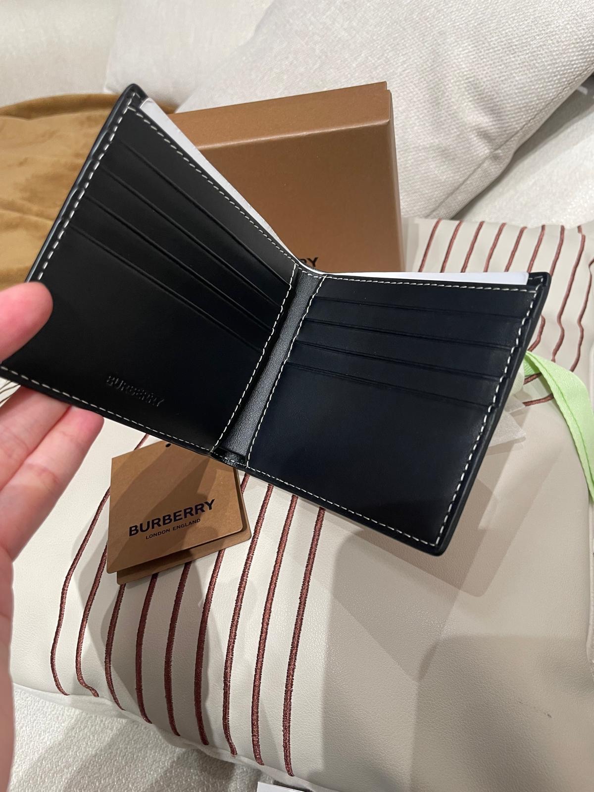 全新 Burberry Wallet 100%Authentic, 全新 ✅Dust bag ✅Box