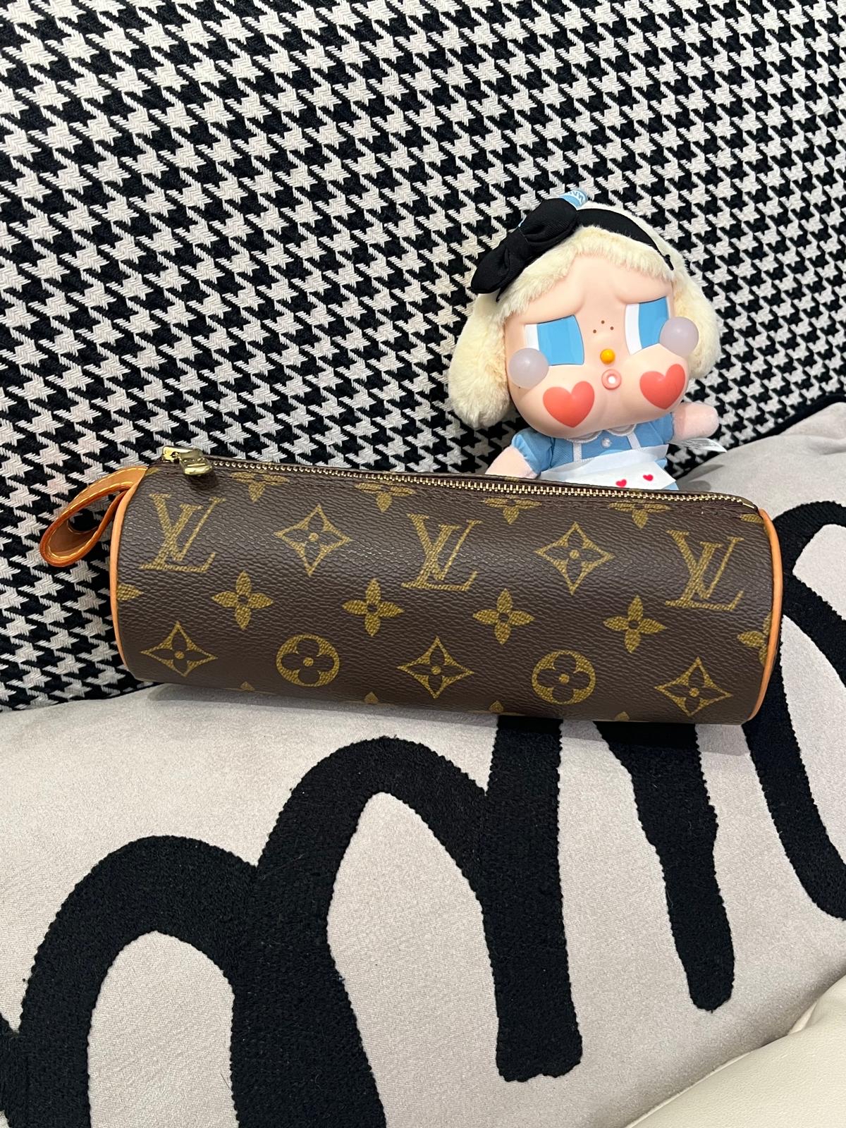 LV Monogram 圓桶筆袋 zip pouch 100%Authentic, 98%New ✅Dust bag