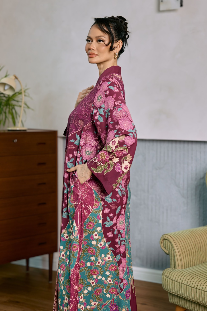 KENCANA in Batik Maroon