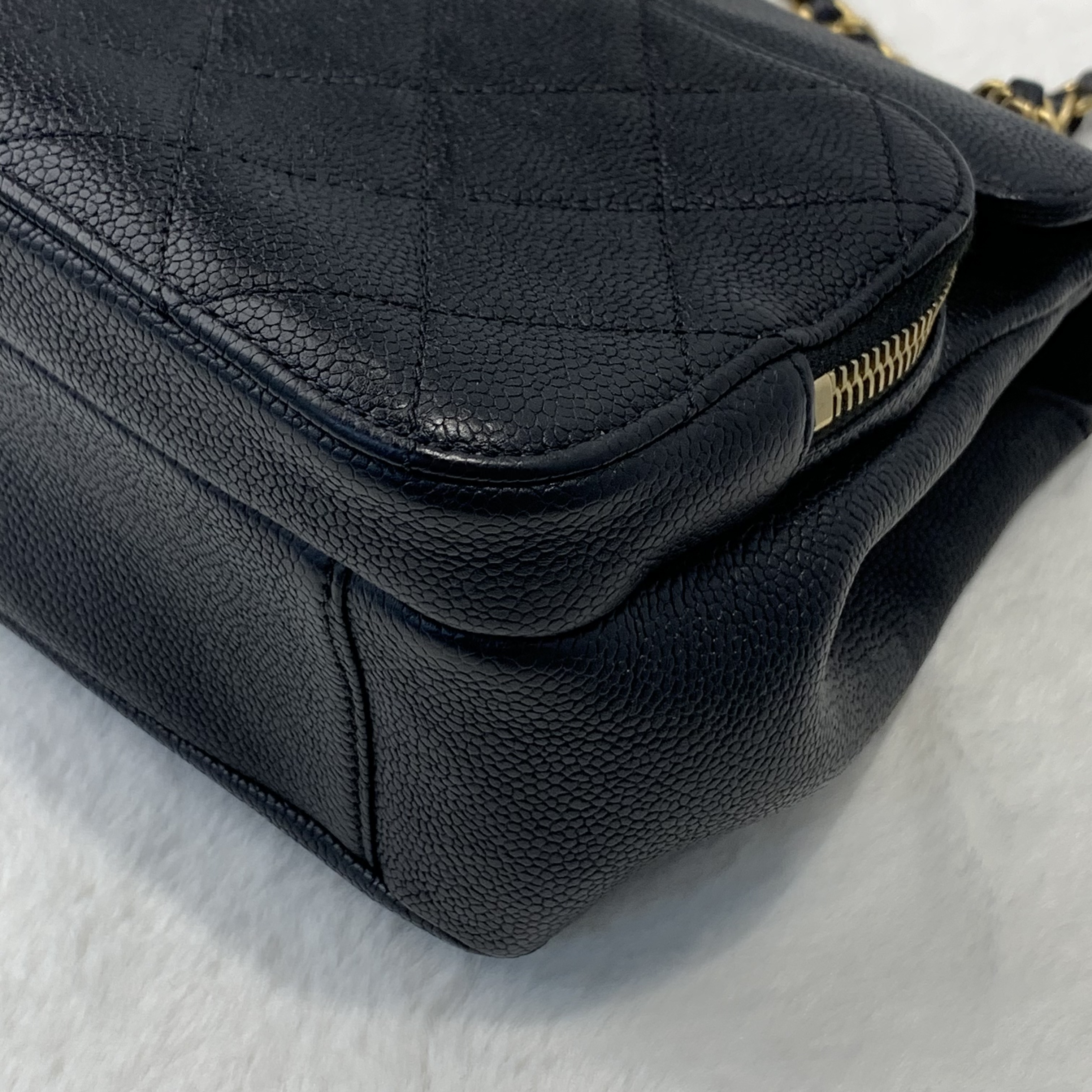 Chanel HandBag經典黑金郵差包🖤💛