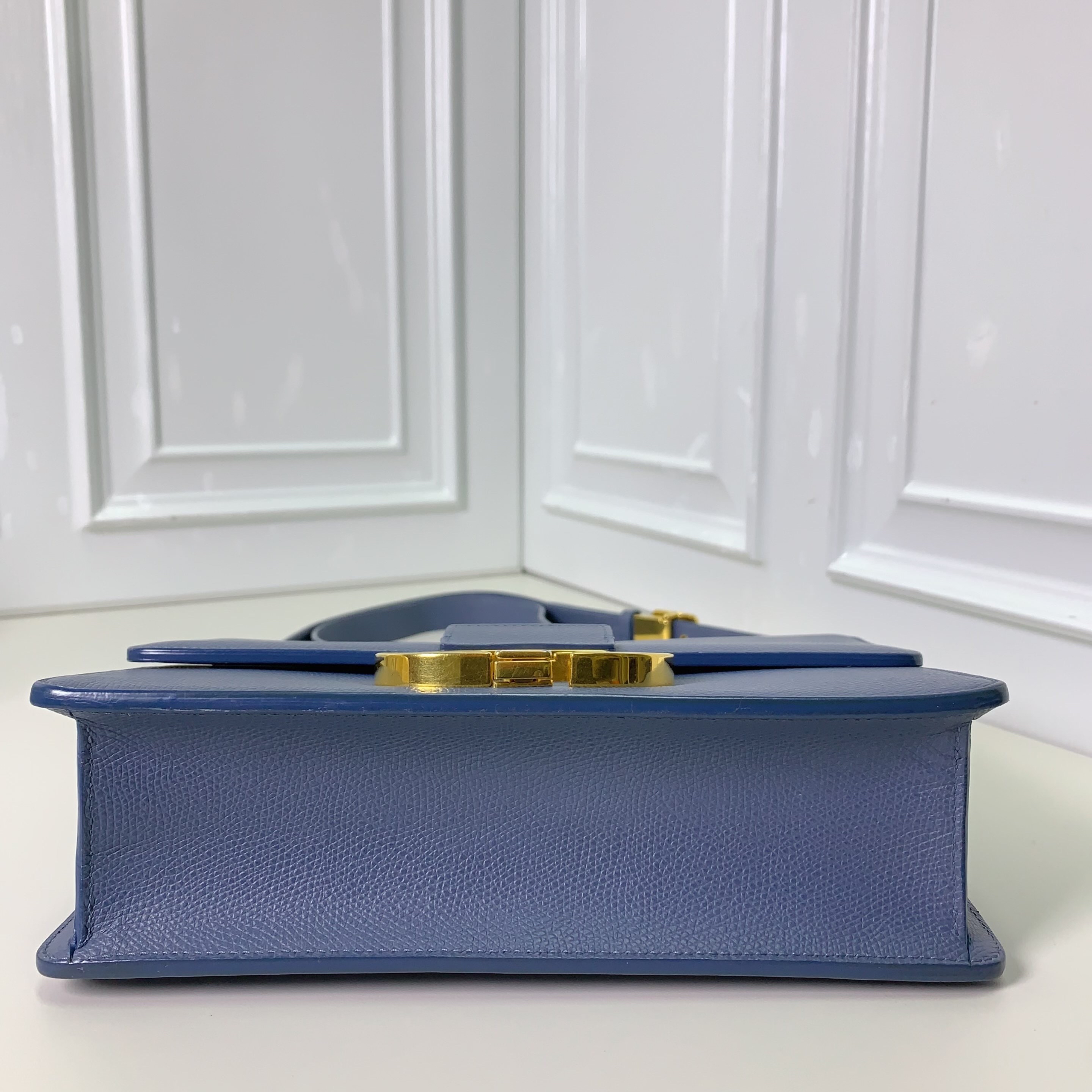 【預訂貨品】Dior 霧霾藍 30金扣蒙田