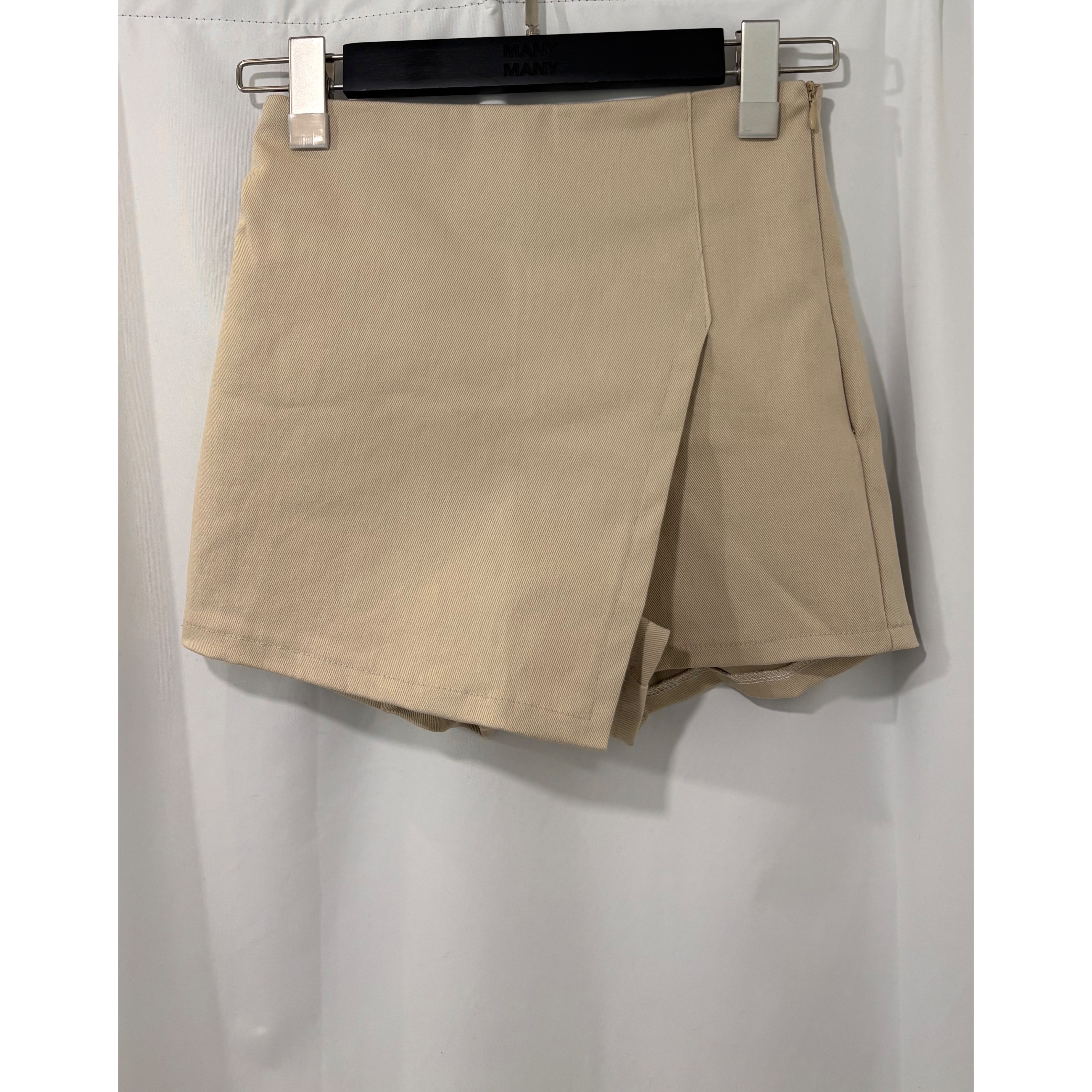 新品價6月6截單🤍2606G《ASYMMETRICAL SHORTS》
