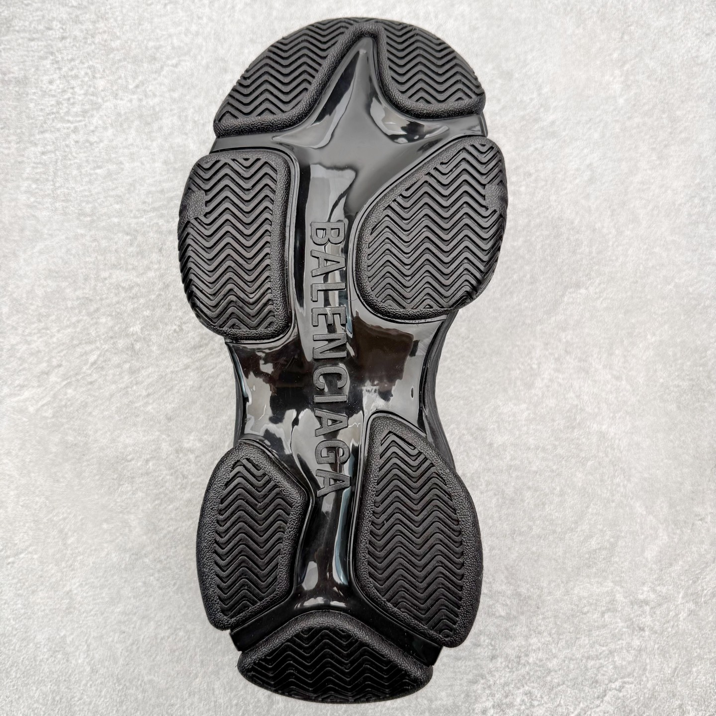 Balenciaga Triple S.2 Gradient 