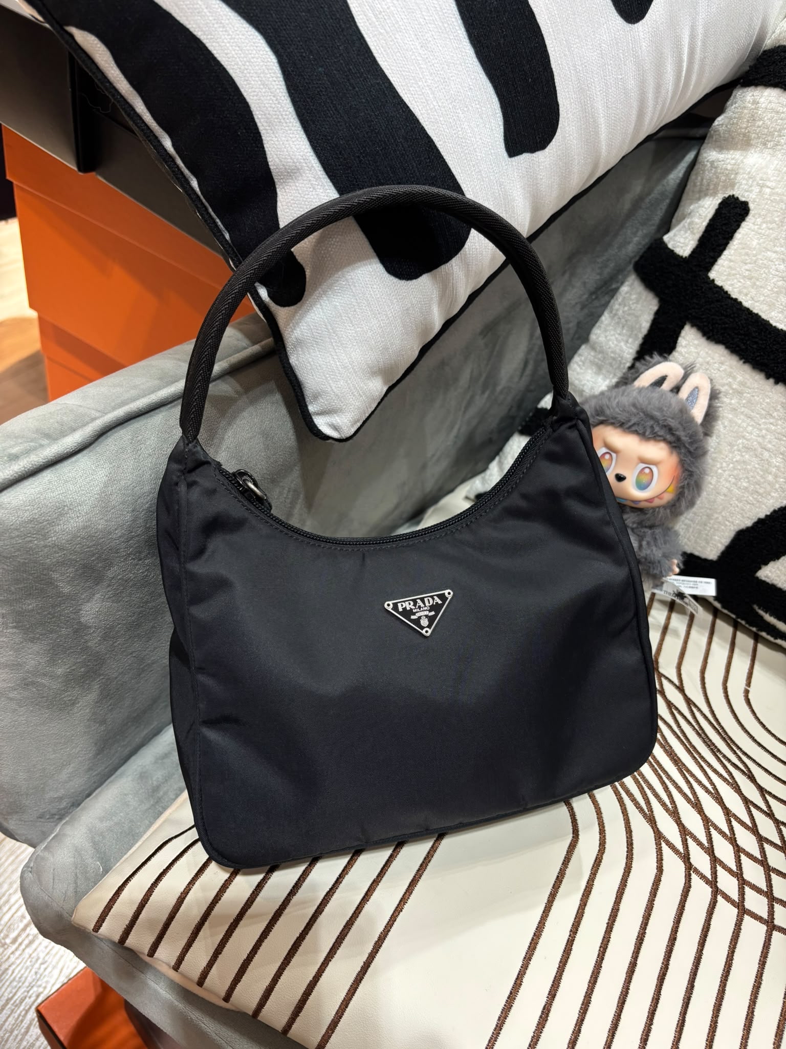 Prada nylon hobo nylon Shoulder Bag 100%Authentic,98%new✅dust bag 