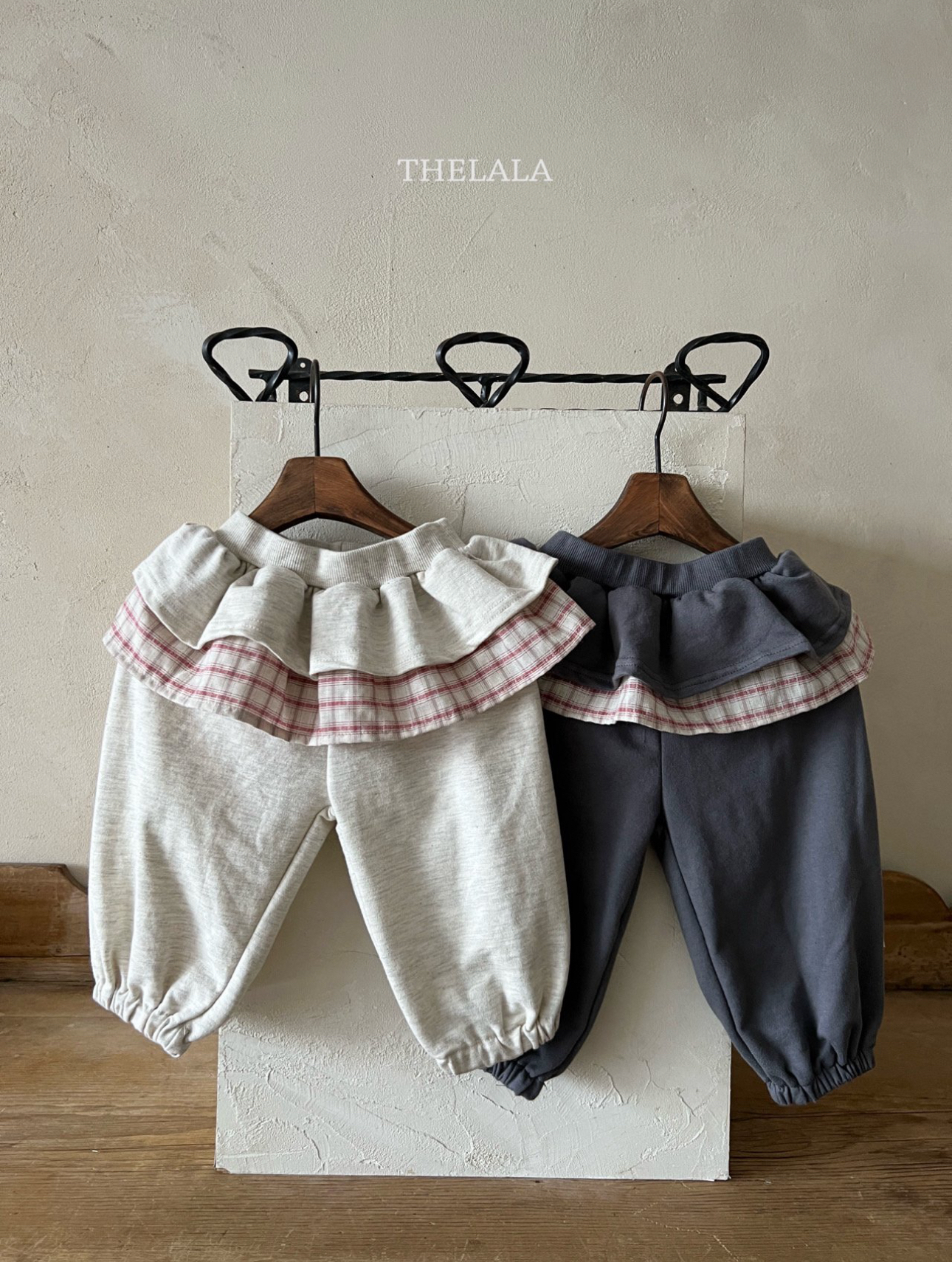 🌸預訂 韓國直送🌸🇰🇷THELALA兩色格紋疊層荷葉邊束腳褲