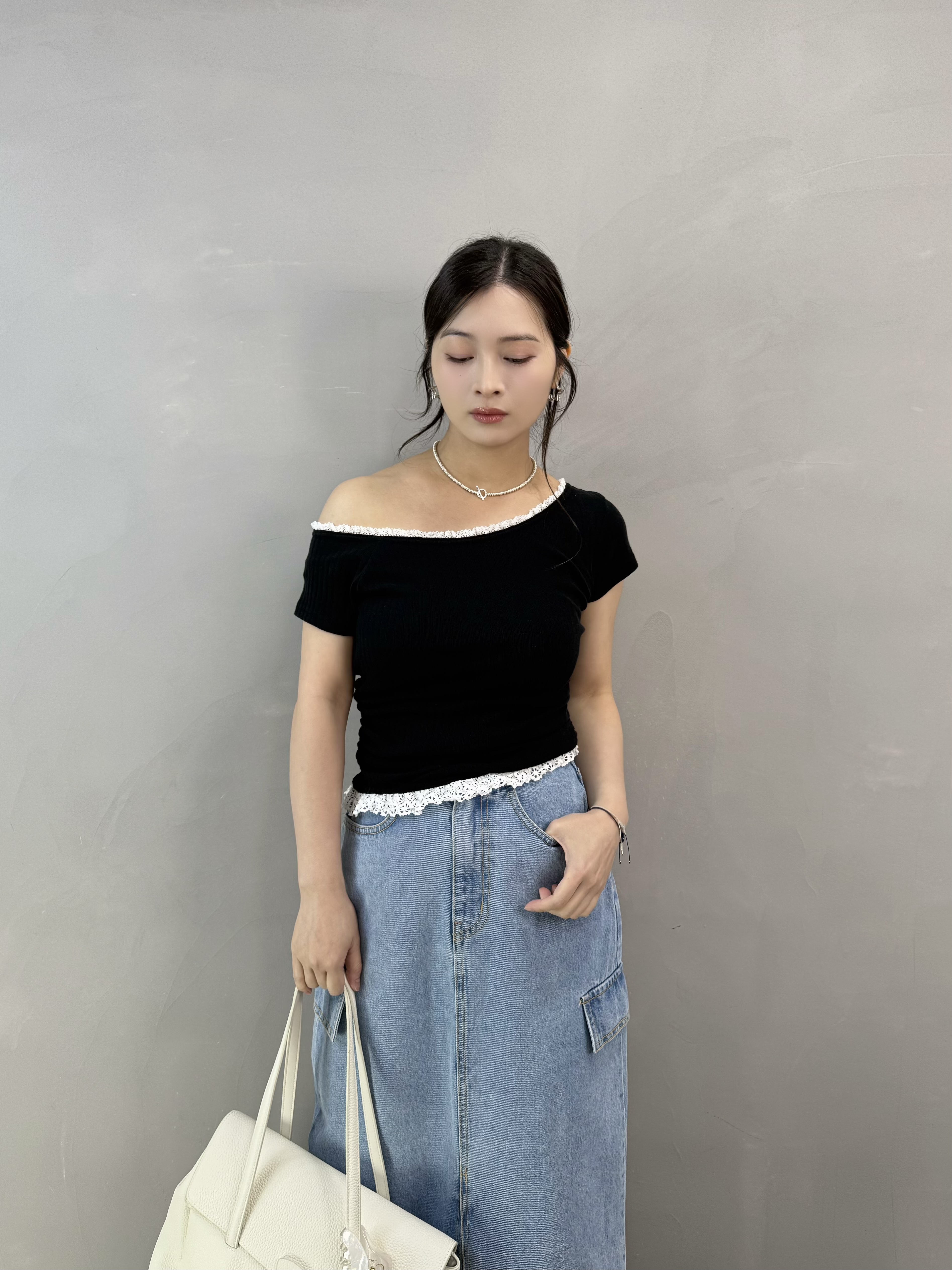 Y73 通花邊暗紋Tee