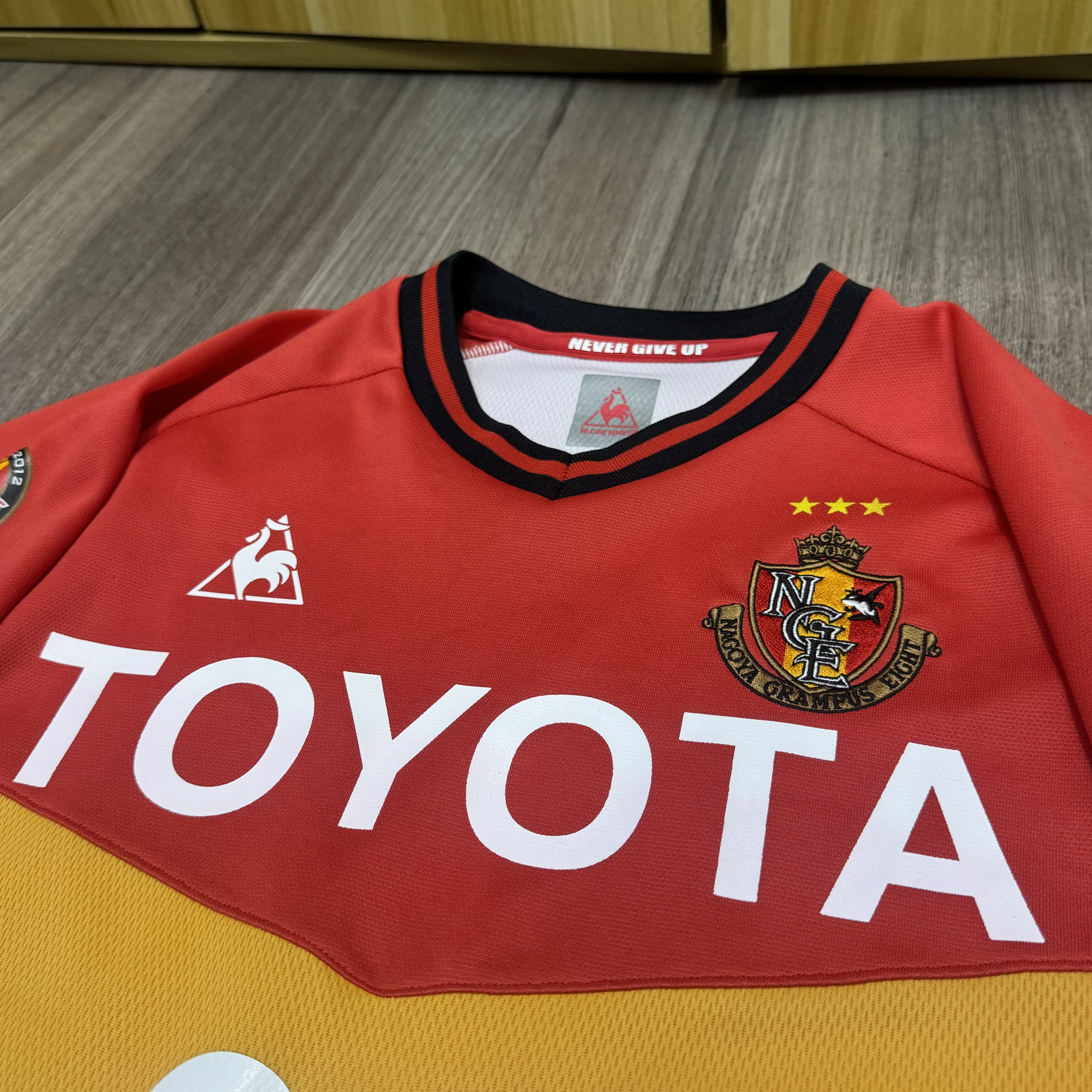 Nagoya Grampus Eight 11/12 home shirt #38 Alex 三都主
