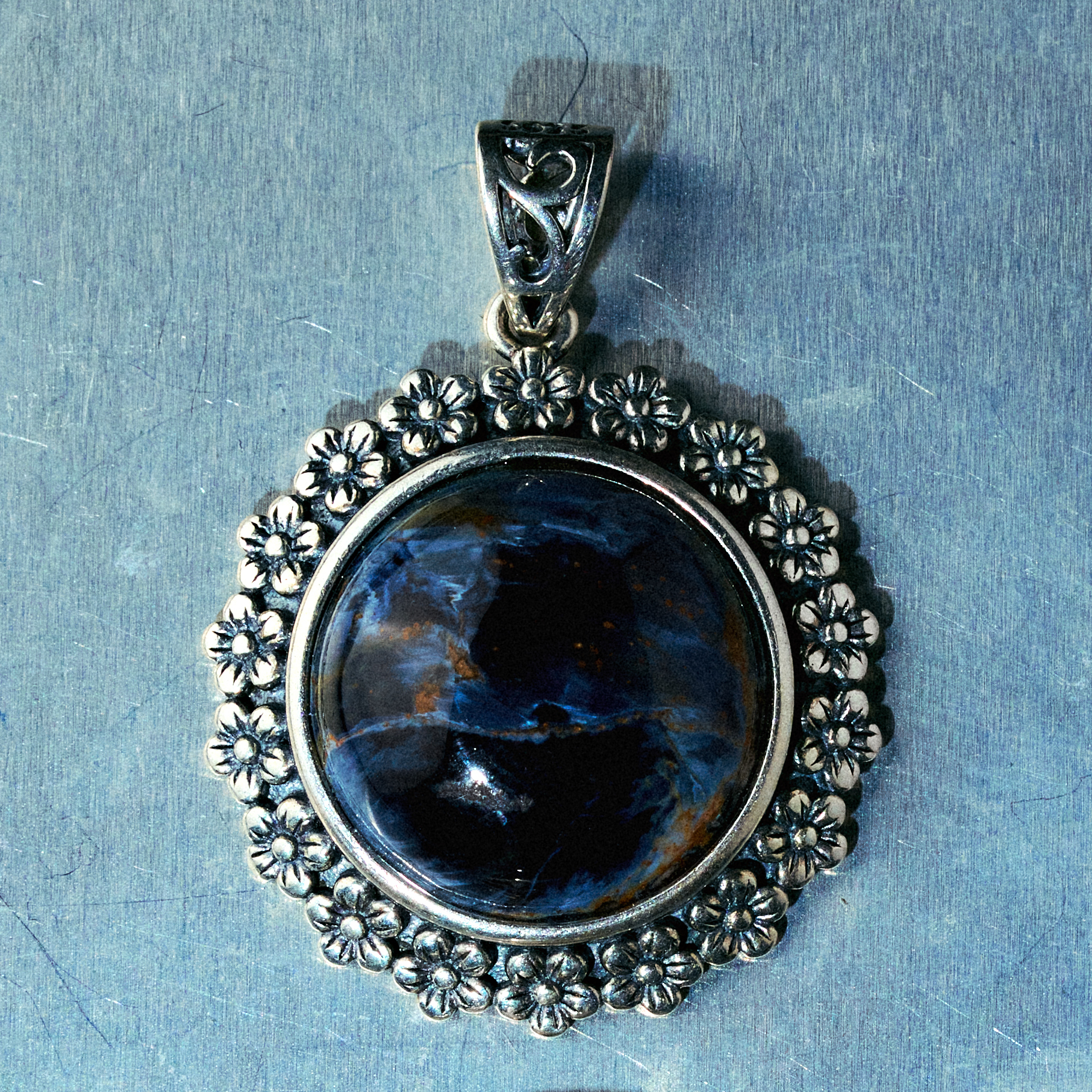 Stromborn Pendant