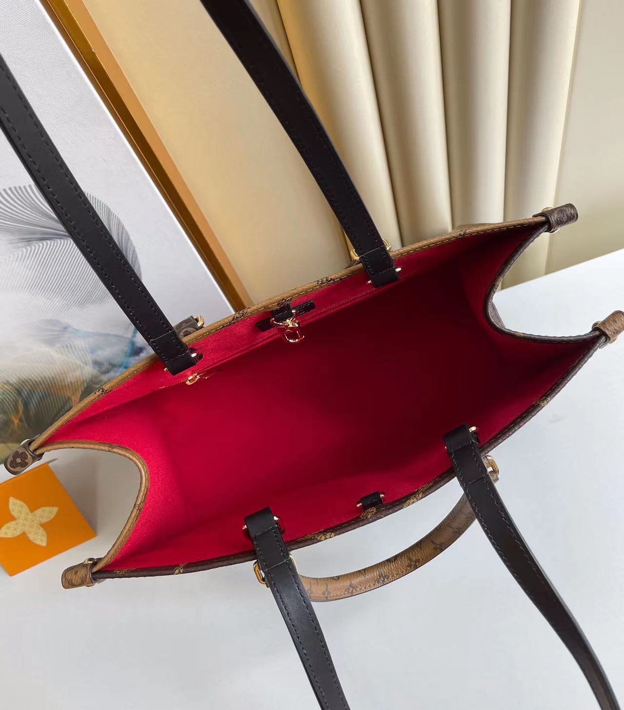 LV Onthego MM Monogram 雙色手挽袋 VIP Gift