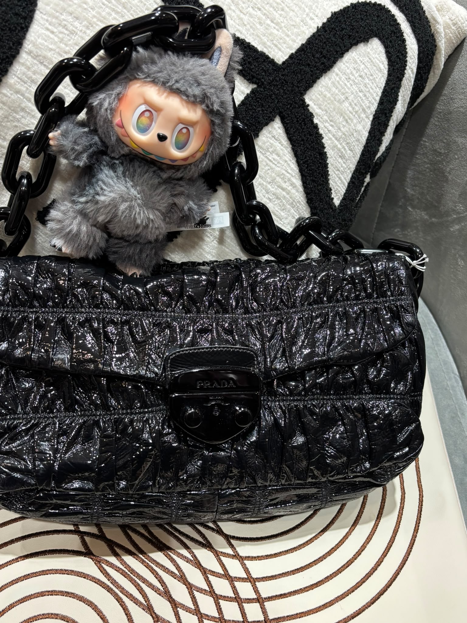 Prada So Black Shoulder Bag 油蠟皮 100%Authentic, 98%New ✅Dust bag