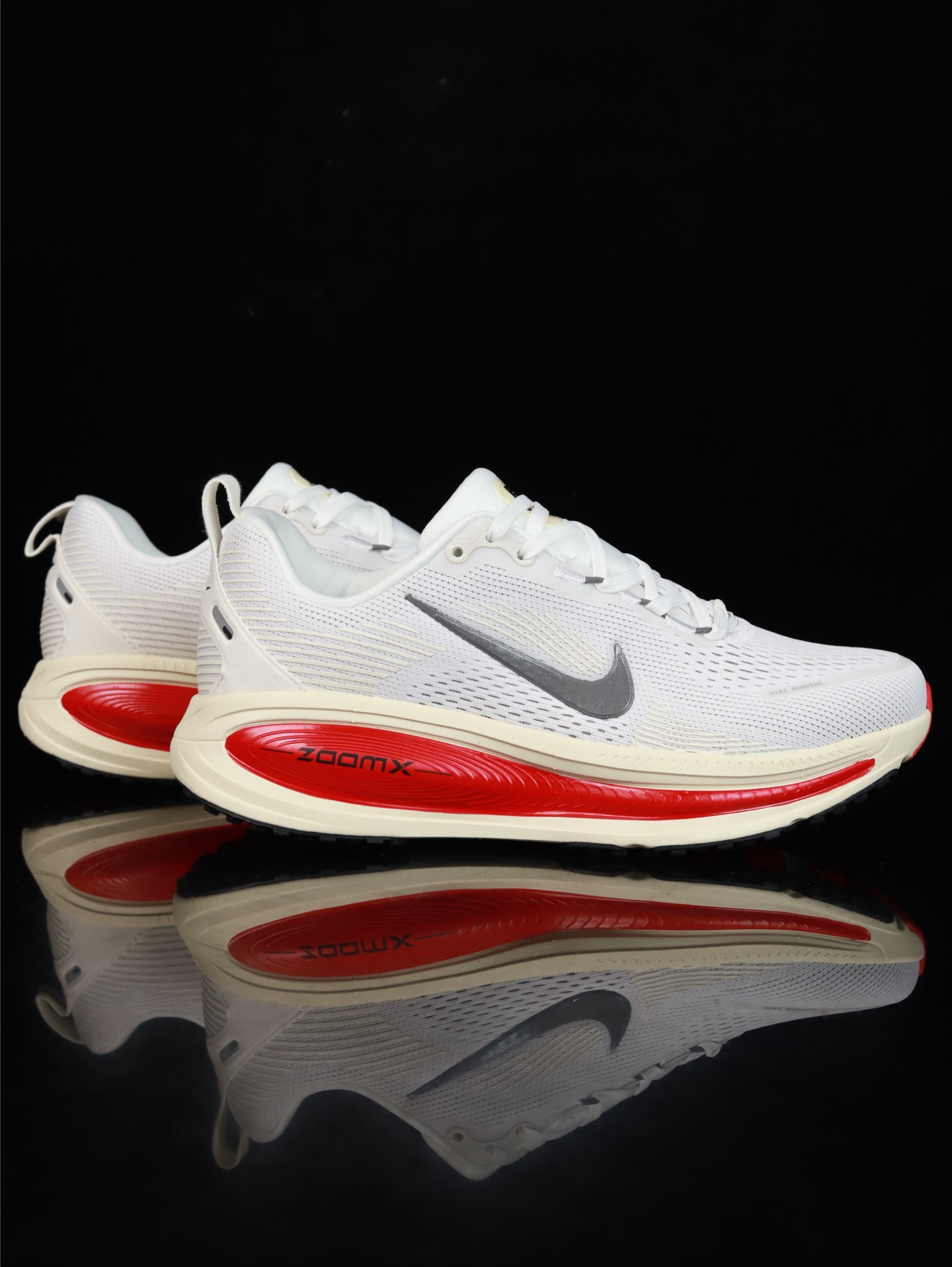 Nike Vomero 18 HM6803-001