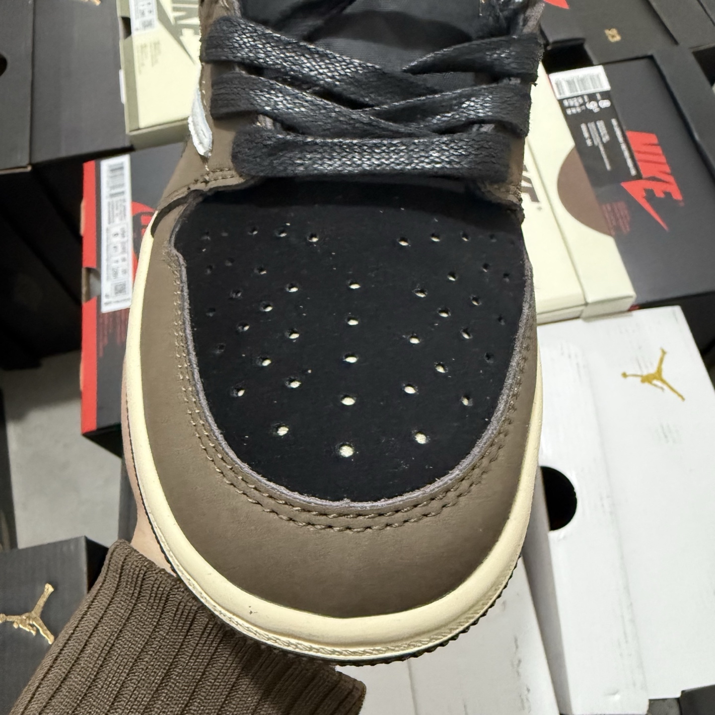 Travis Scott x Air Jordan 1 Low OG "Mocha" CQ4277-001
