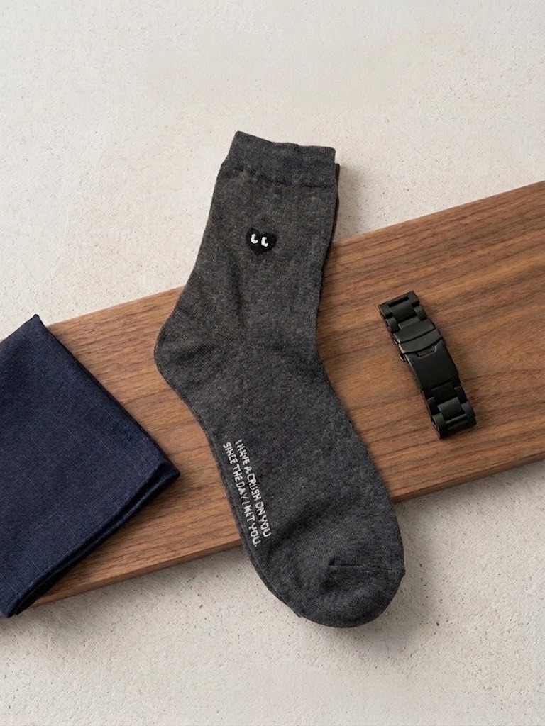 Korean Heart Eyes Men’s Mid Crew Socks