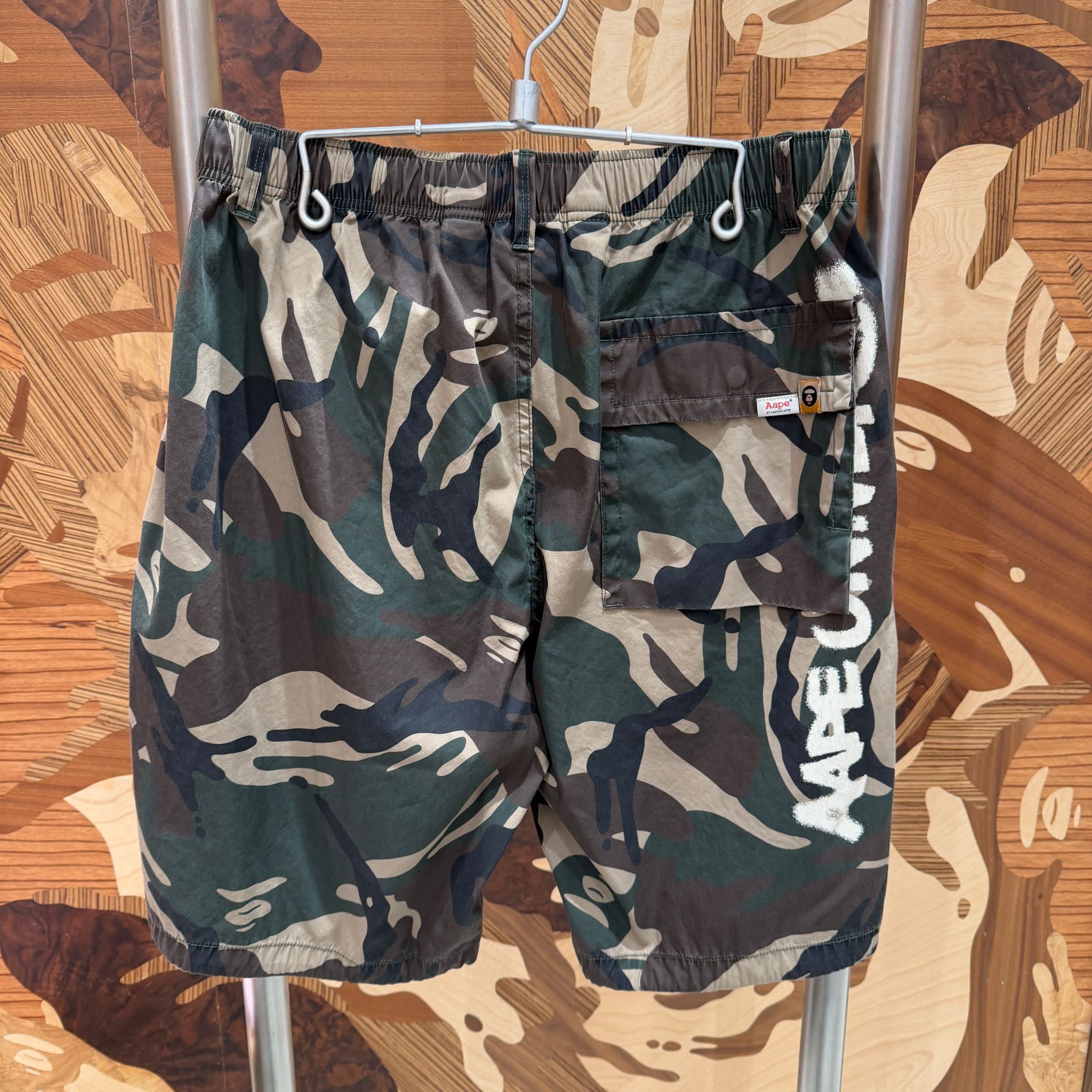 AAPE AAPEUNVS camo shorts (D614)