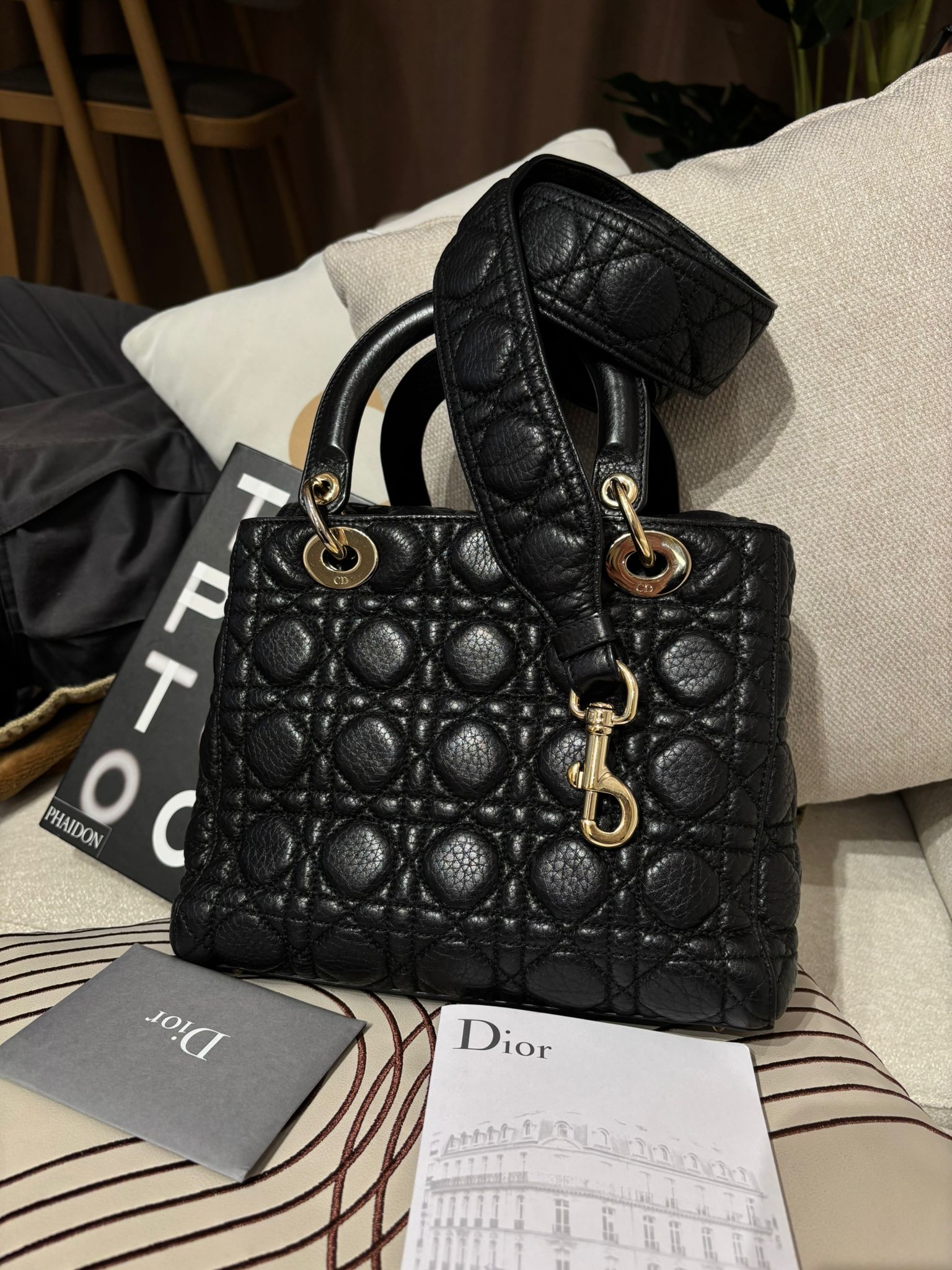 Dior Lady Dior 黑色牛皮 100%Authentic, 95%New ✅收據✅ certificate ✅Dust bag ✅Box