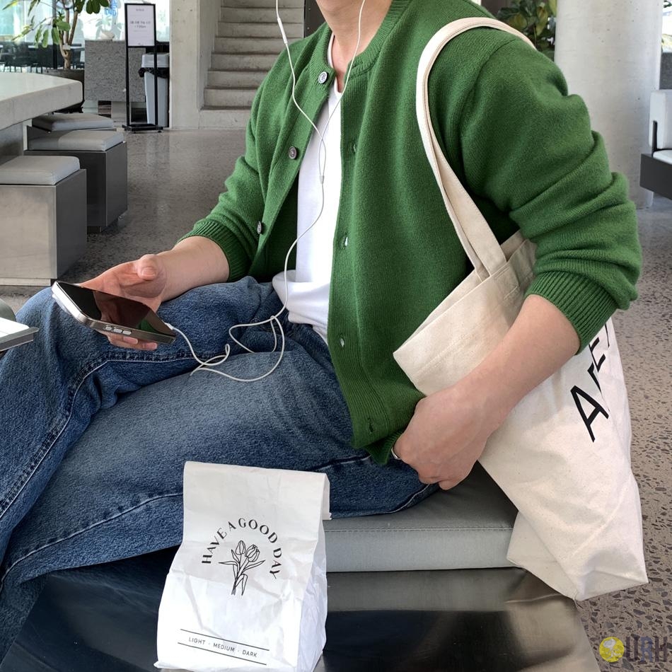 【100%保證韓國直送】質感柔軟莫代爾混紡修身比例半短版圓領針織外套 👕 [6 color] RL114859