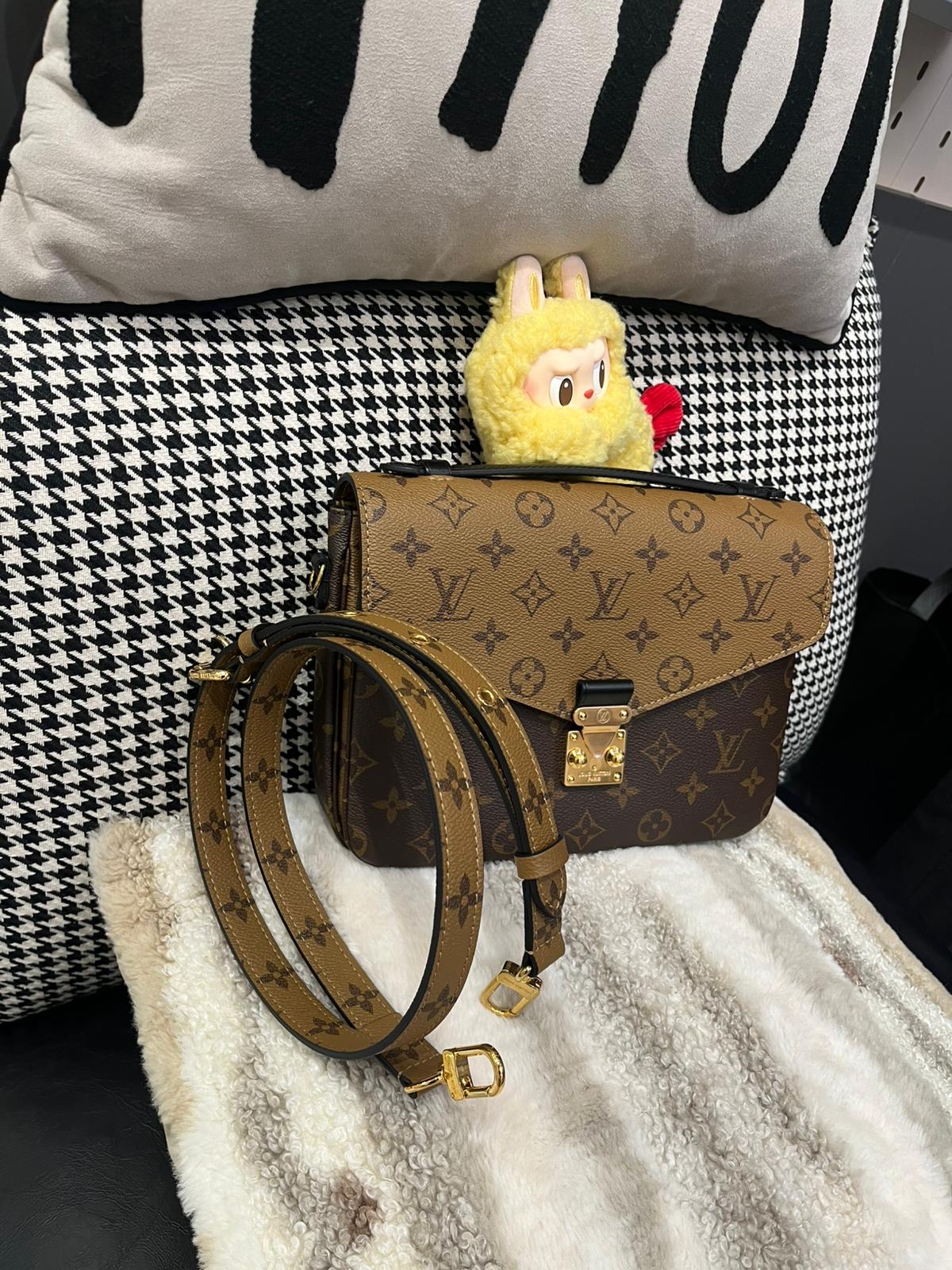 Lv Pochette Metis M44875 crossbody bag 100%Authentic，98%new ✅Dust bag 