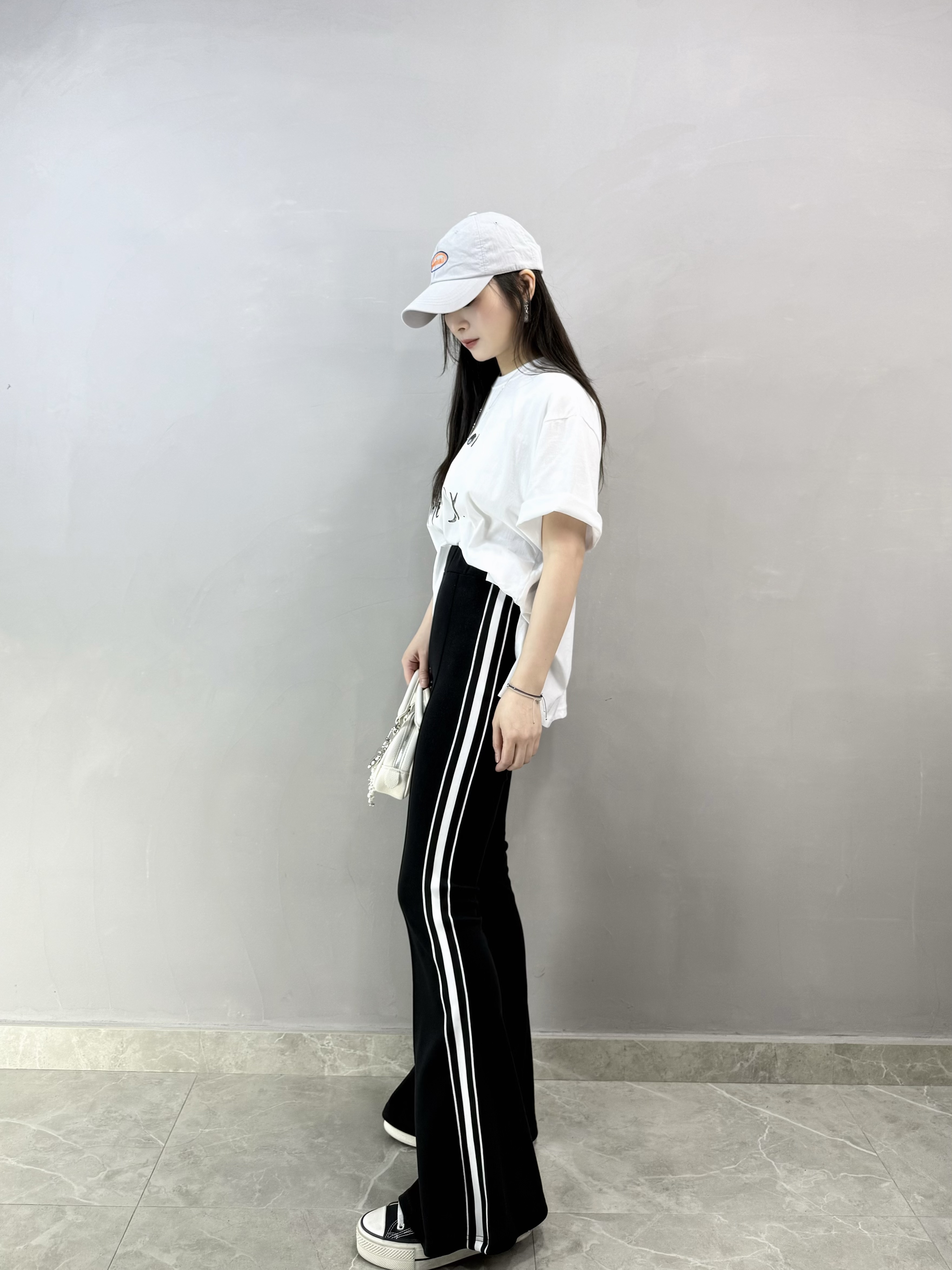 K61 側開叉英文字Tee