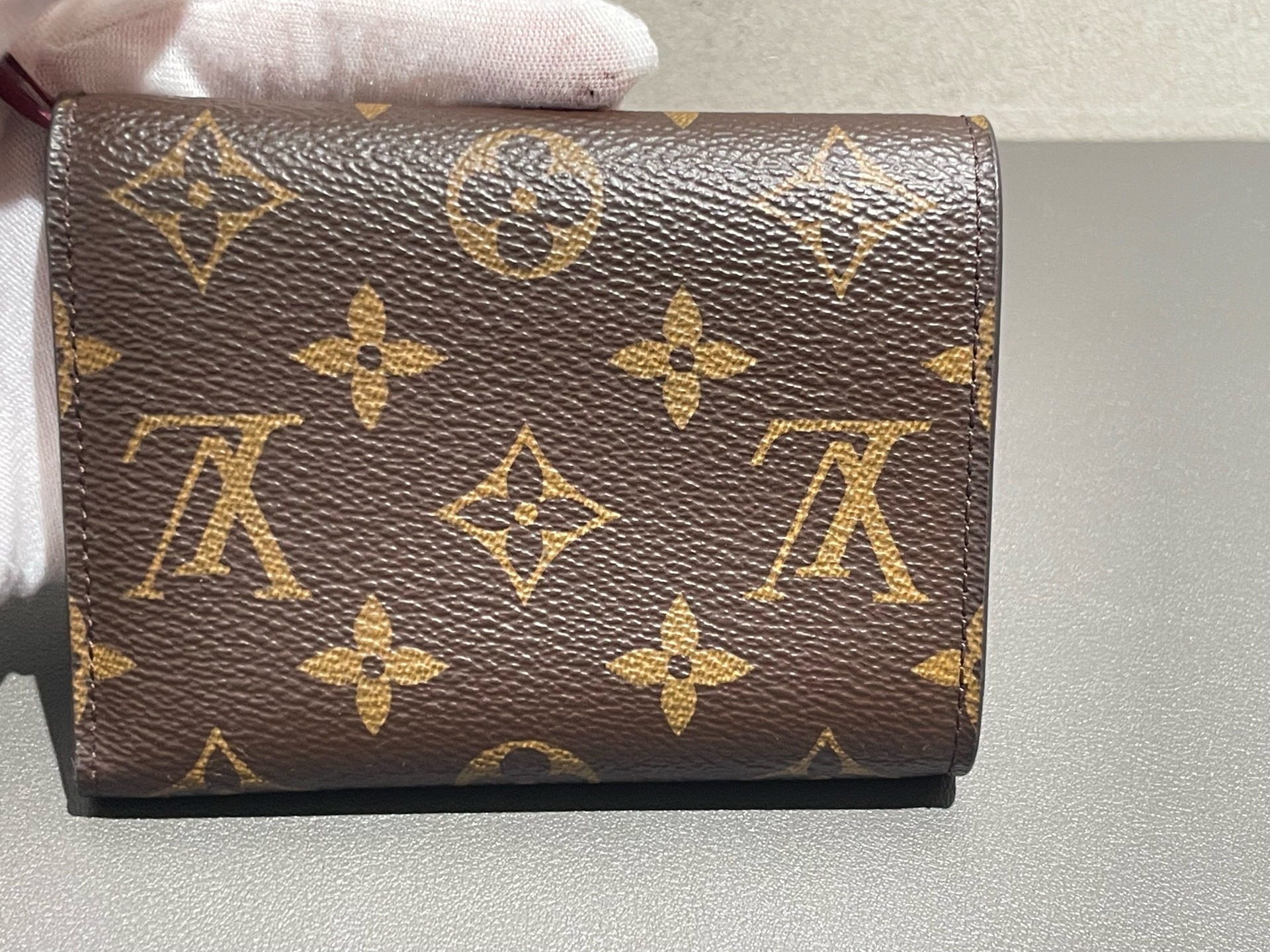 【預訂貨品】LV 紅色豆豆銀包