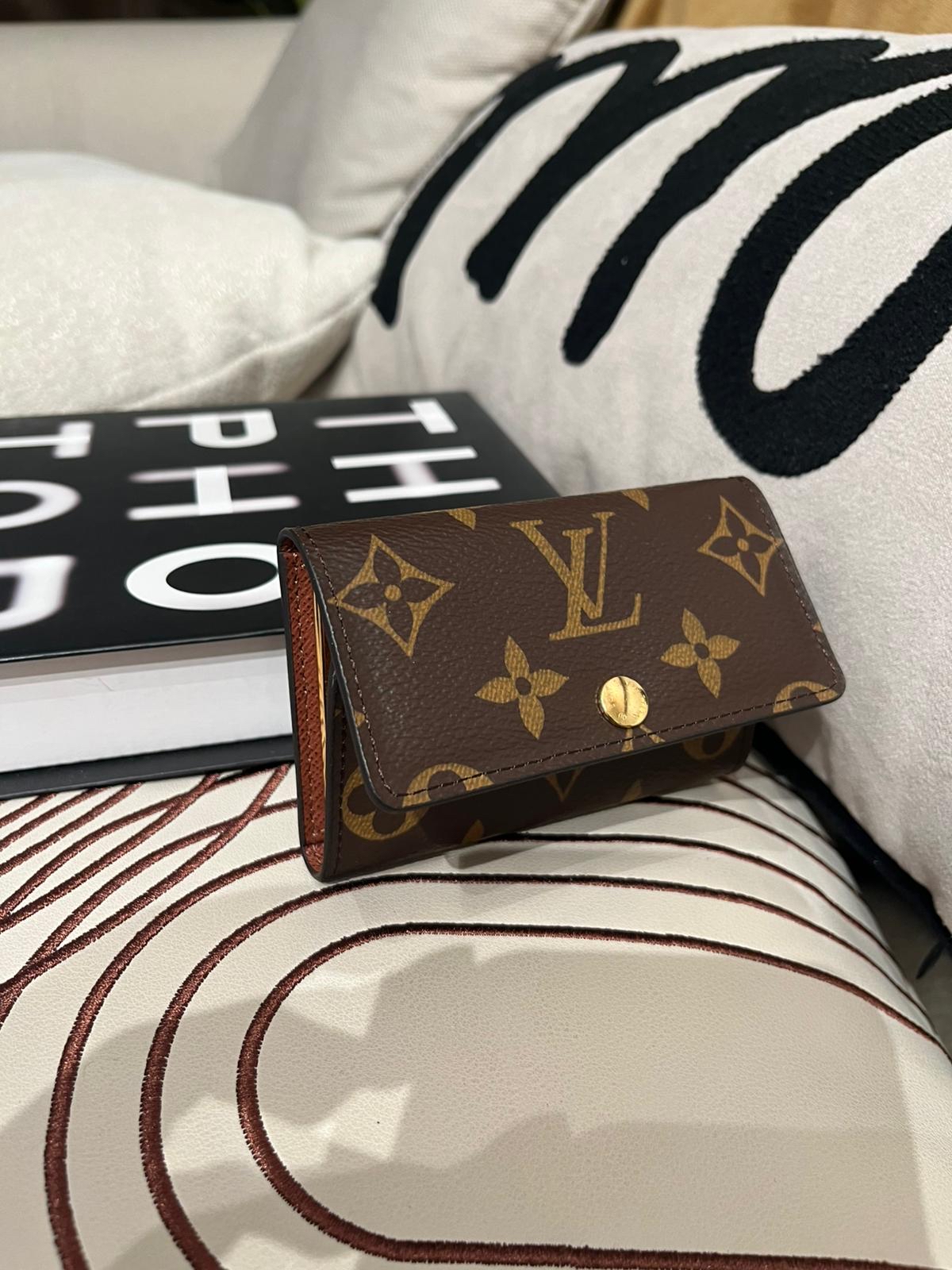 LV Key Holder Monogram 100%Authentic, 95%New