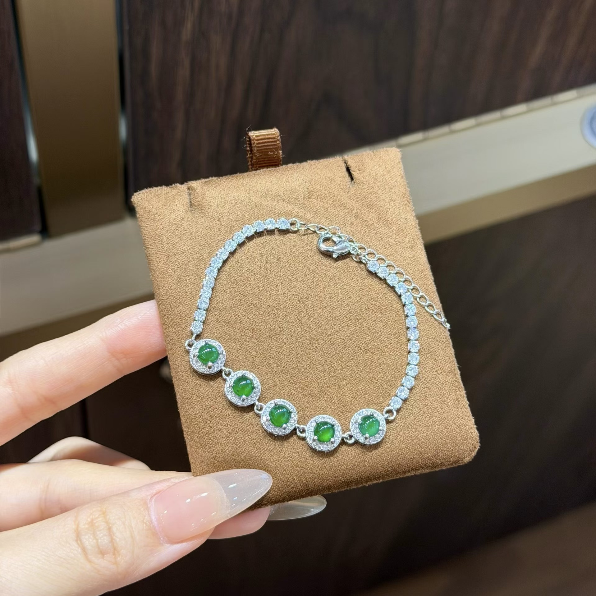 新品 蛋面满绿满钻银镶手链 