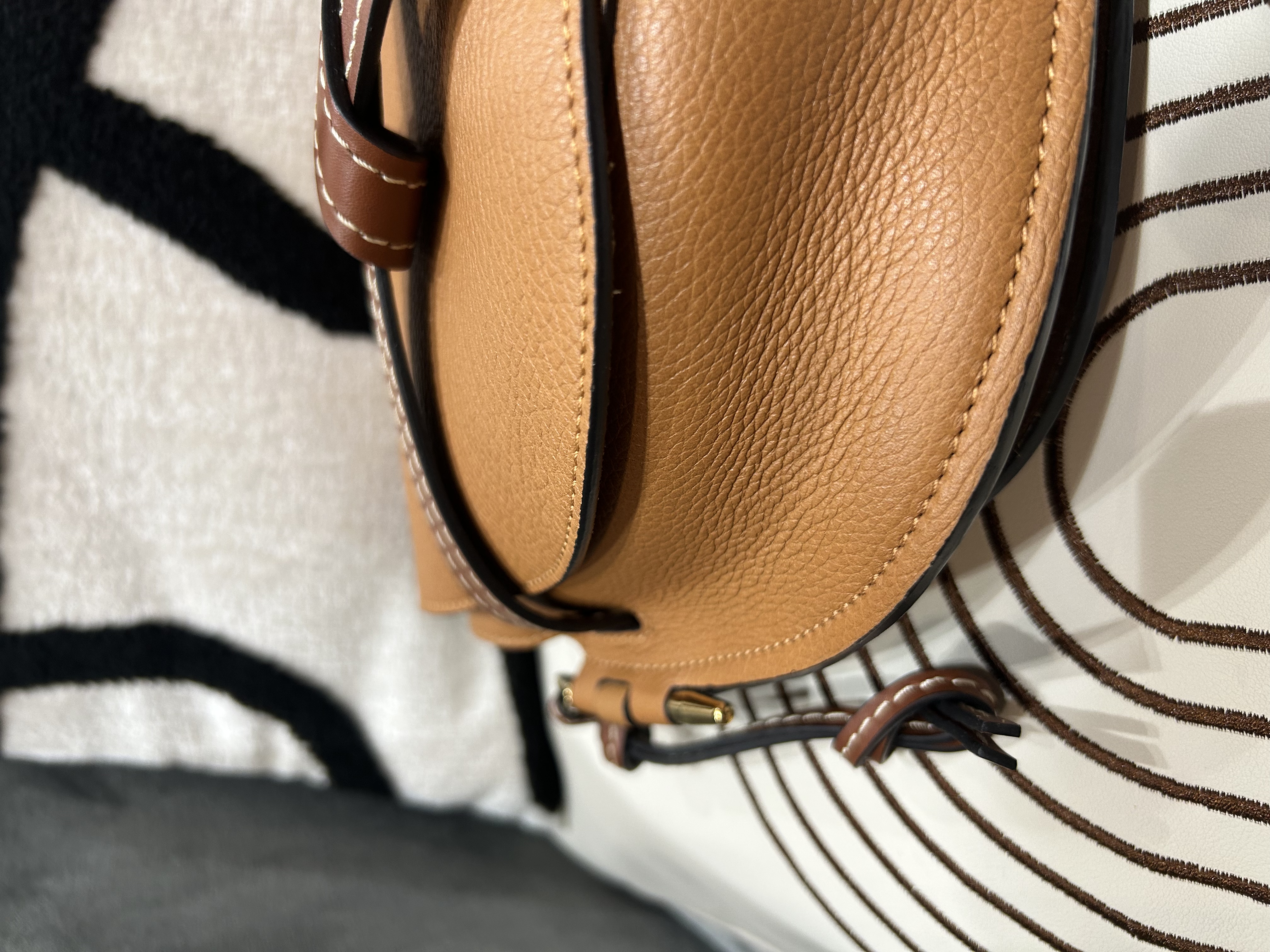 Loewe Gate Crossbody Bag Tan 100%Authentic, 98%New ✅Booklet✅Dust bag