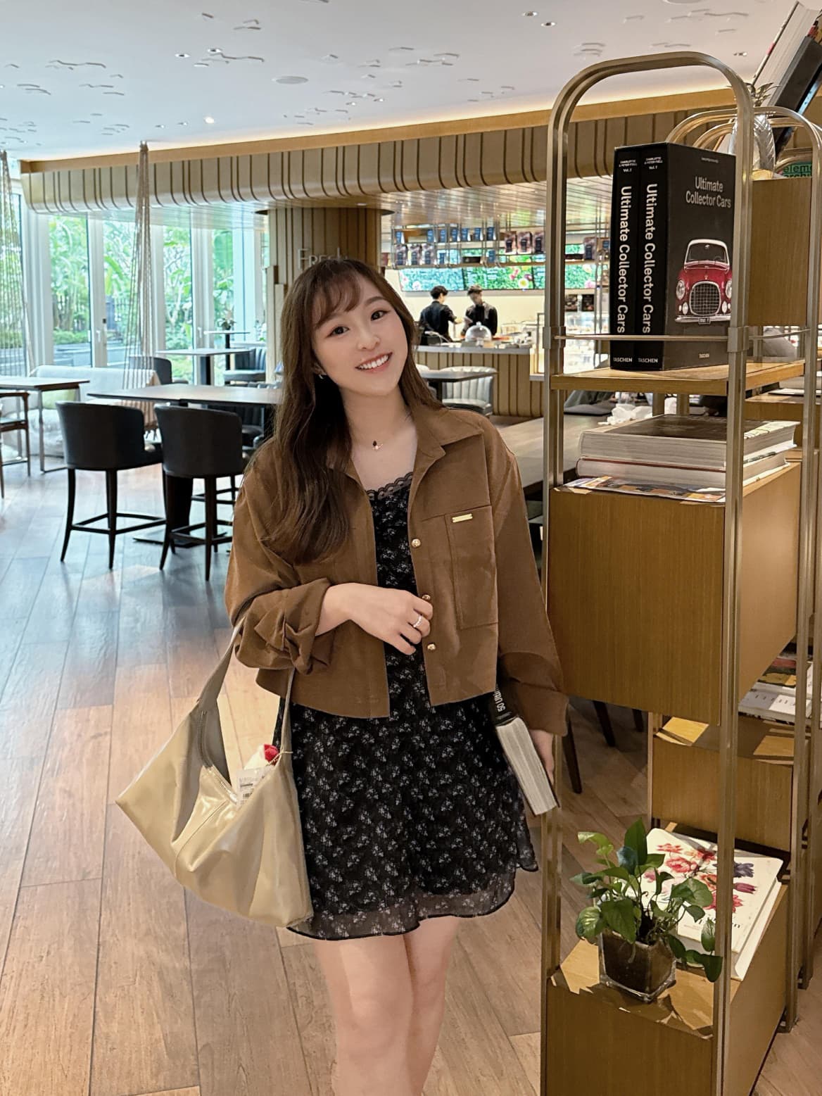 【高質版型】金鈕扣短版企領外套