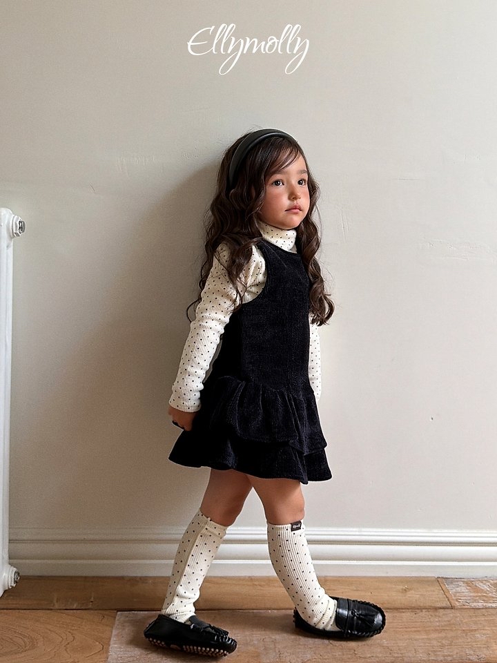 Ellymolly | Snow frill ops