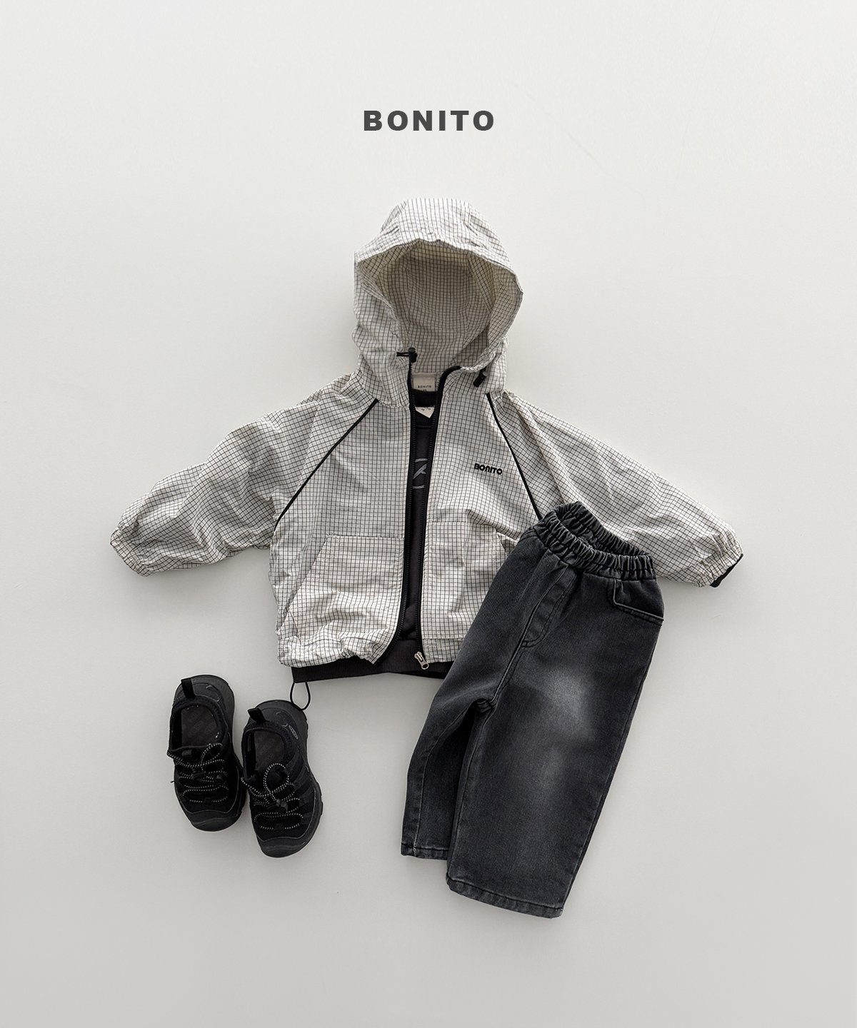 Bonito | Check the windbreaker (+adult)