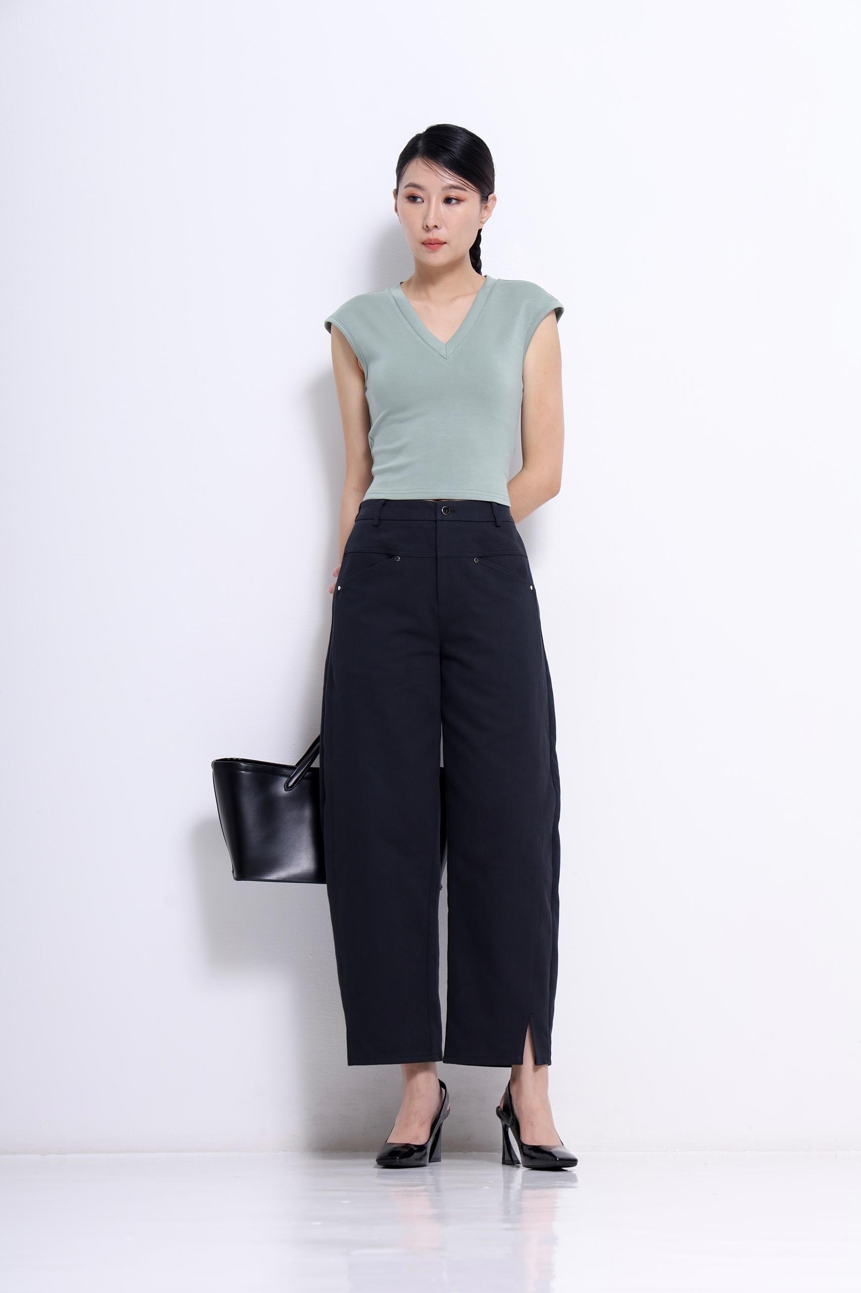 CB2702 Sculpt Fit Contrast V-Neck Top