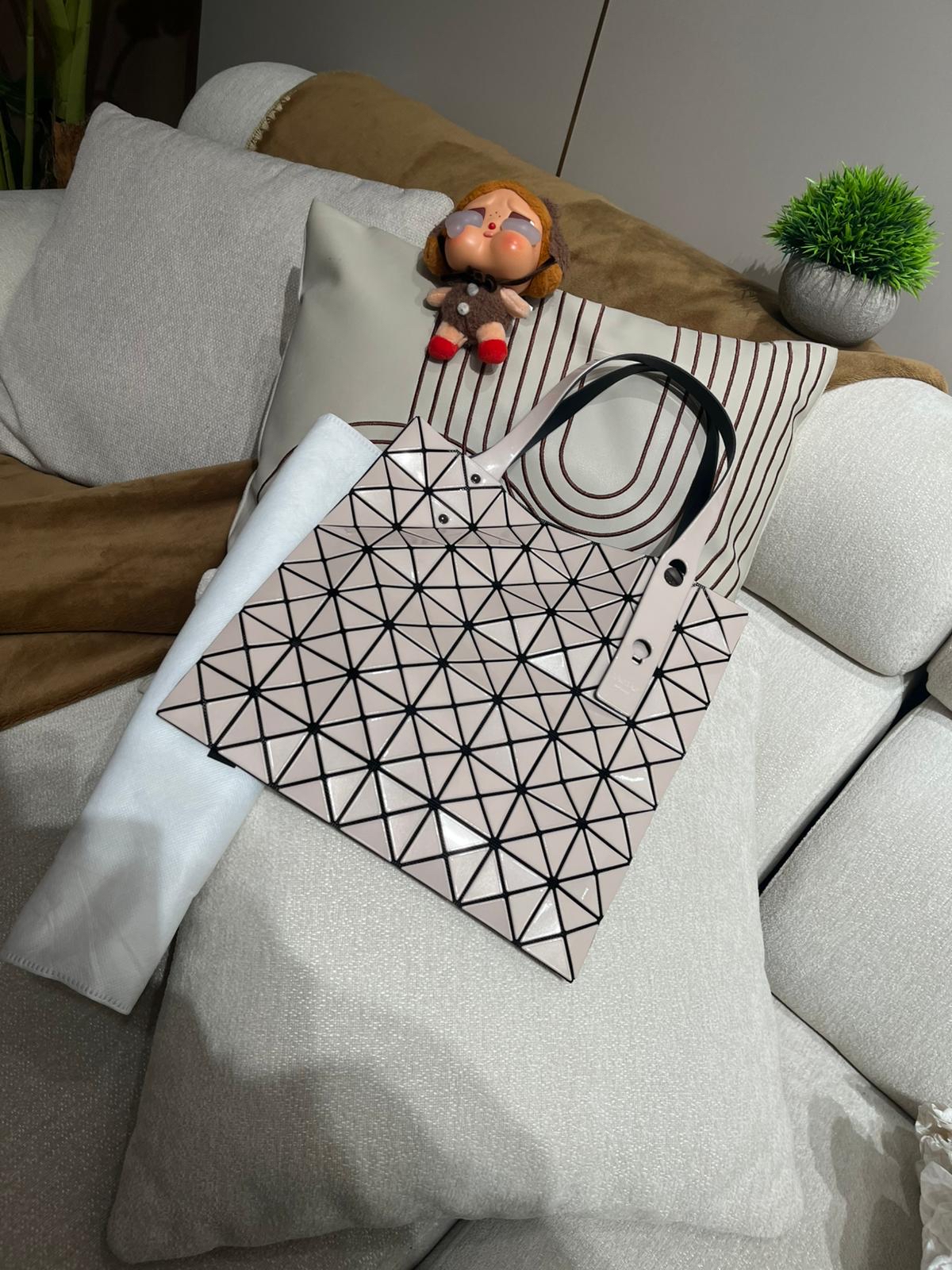 未使用品 Issey Miyake Bao Bao Tote Bag 100%Authentic, Unused ✅證書✅Dust bag