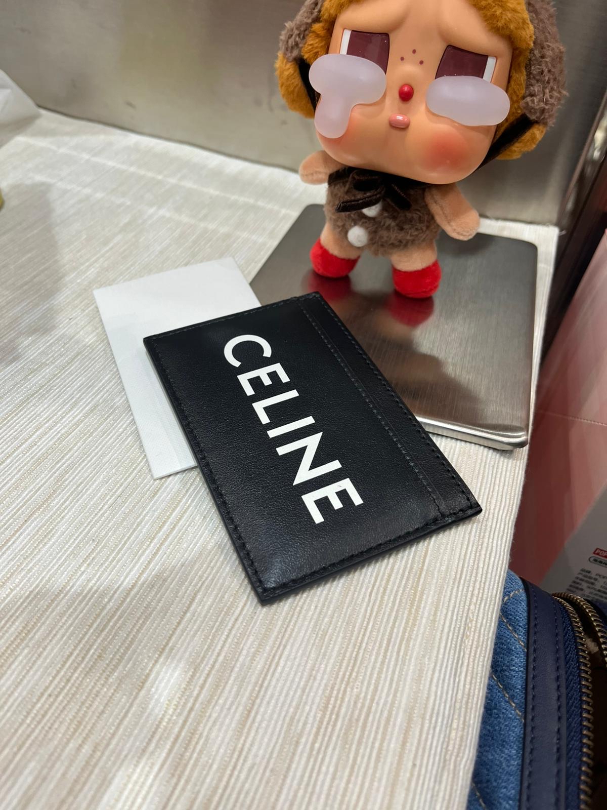 Celine card holder calfskin 100%Authentic ,99%new✅dust bag