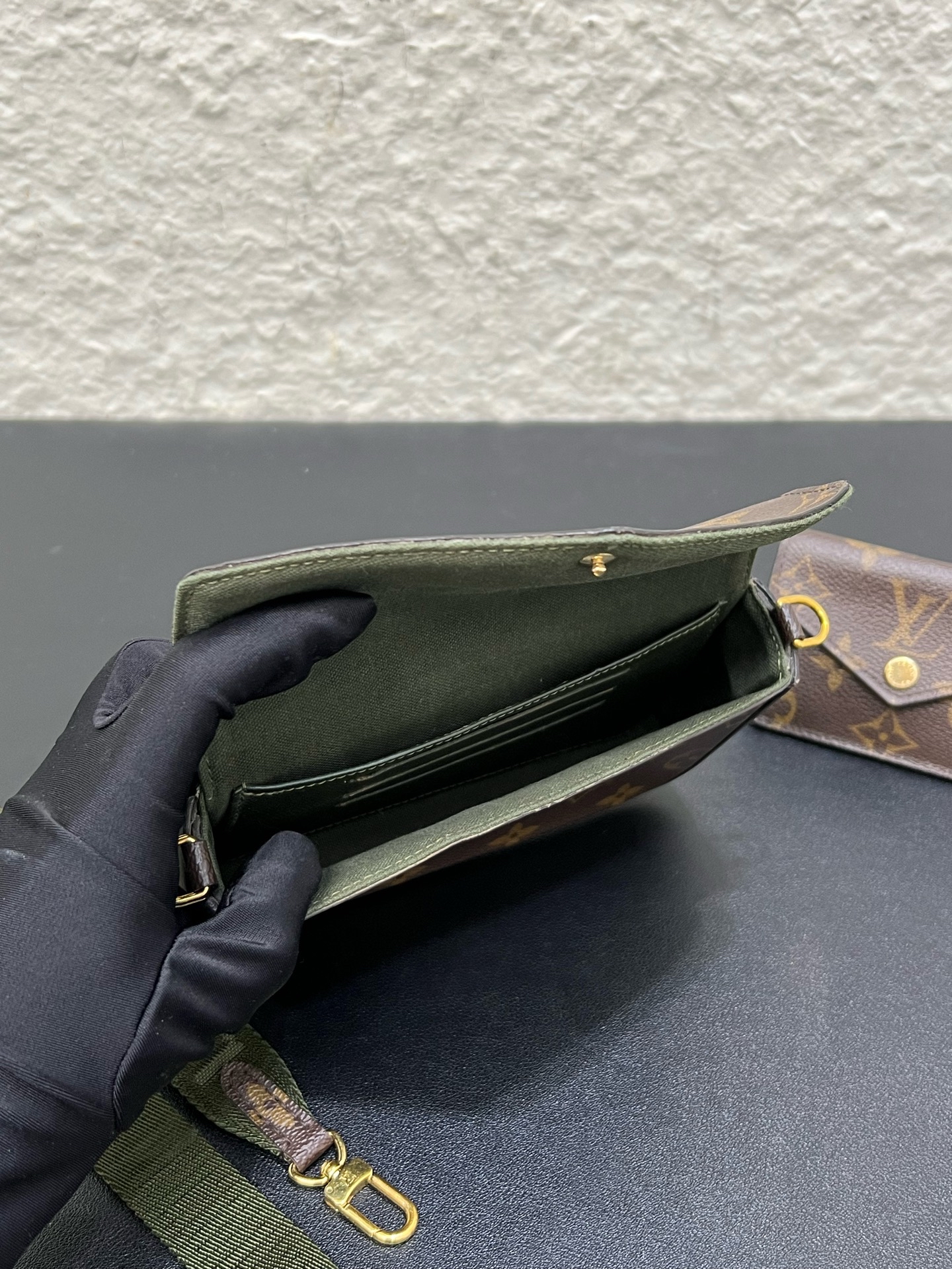 【預訂貨品】LV老花綠三合一woc