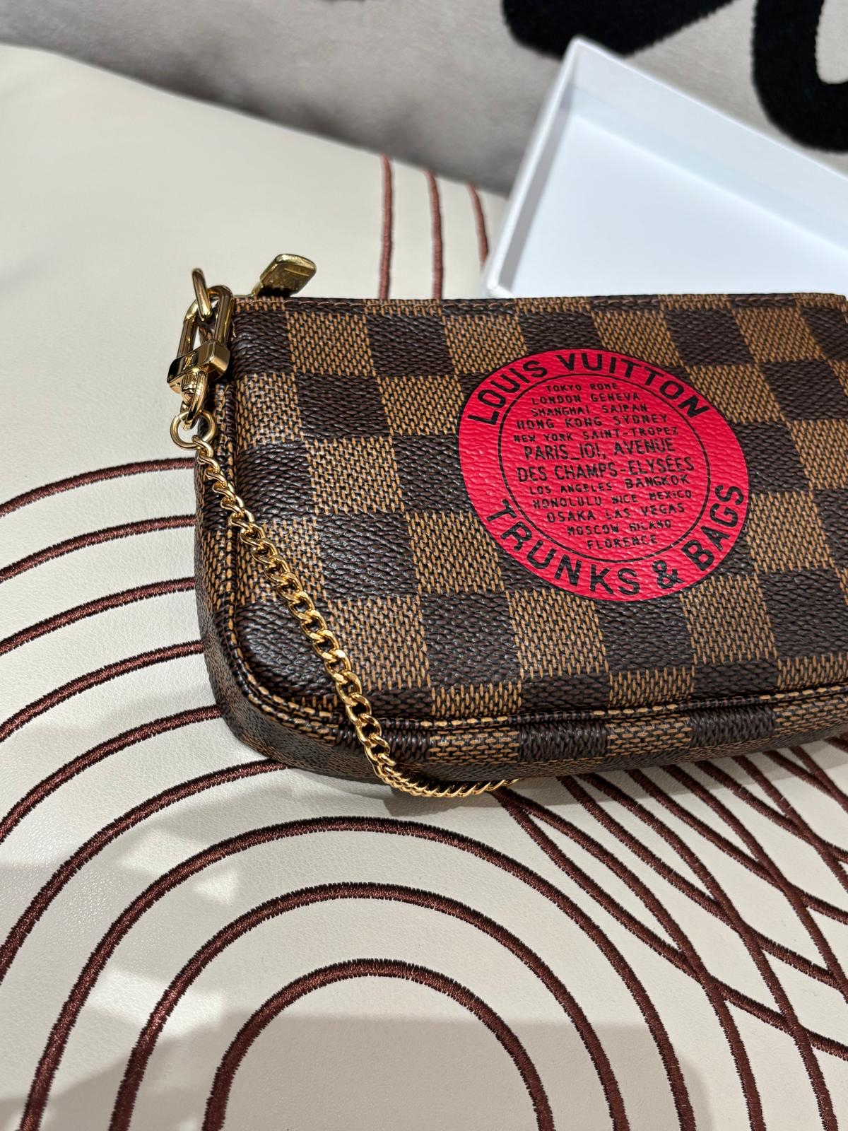 全新 Lv mini pochette limited edition 100%Authentic, 全新未使用品 ✅Dust bag