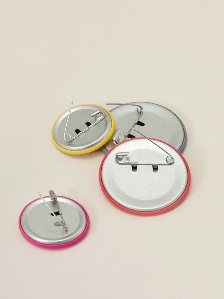 📦訂購 日本代購 ZO&FRIENDS ZOA 灰貓襟章套裝