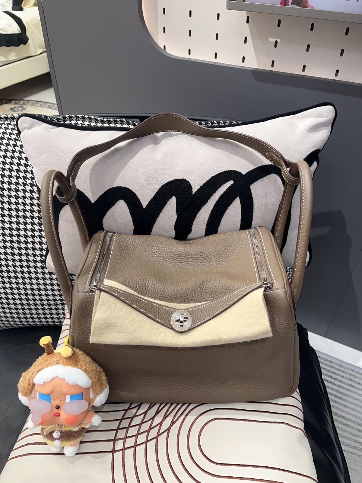 Hermes Lindy 30 Stamp C 大象灰銀扣 TC牛皮 100%Authentic, 98%New ✅Dust bag✅Raincoat ✅Box