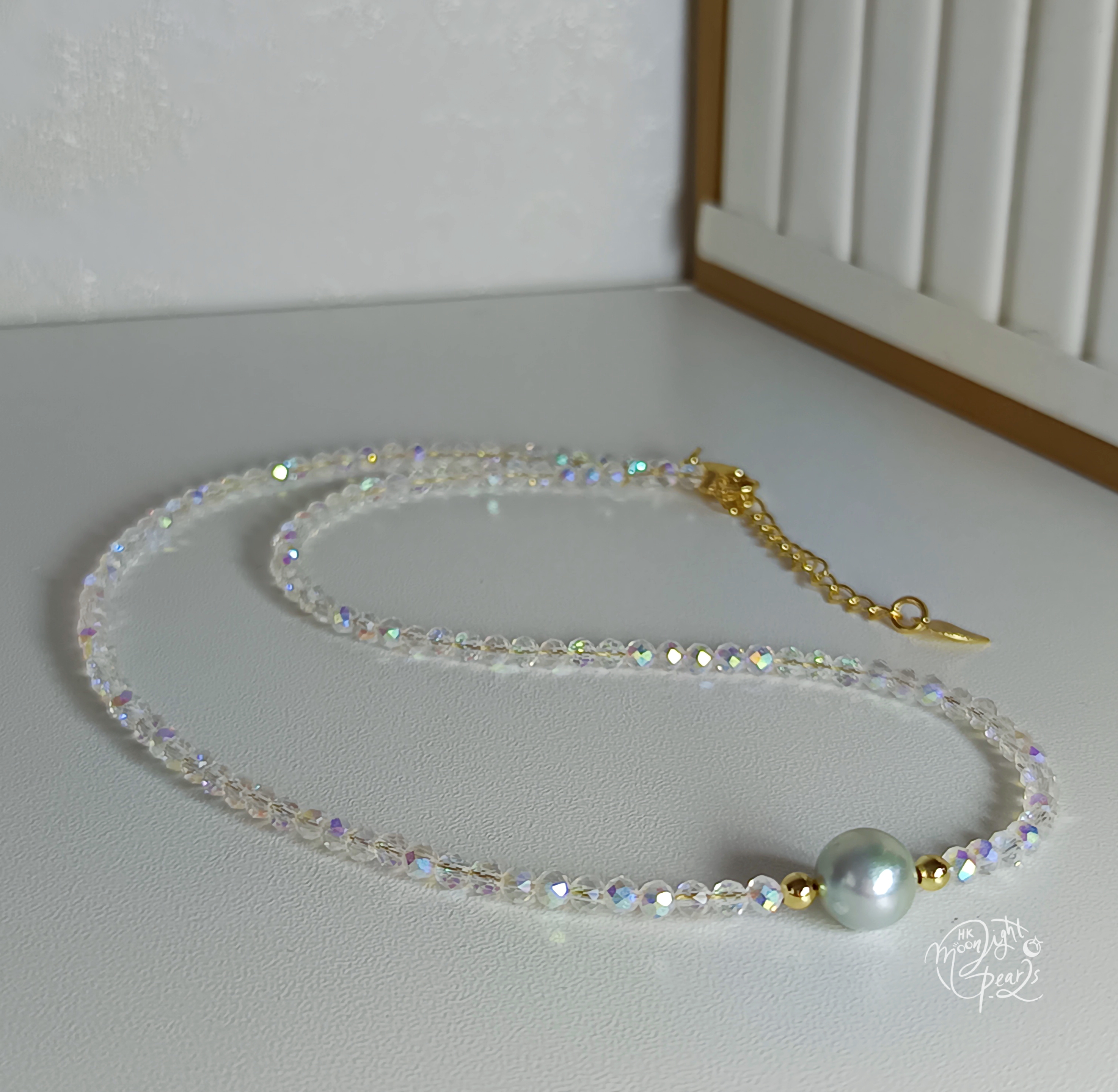 近正圓強光日本真多麻海水珍珠+施華洛幻彩水晶注金尾鍊扣時尚鎖骨鍊