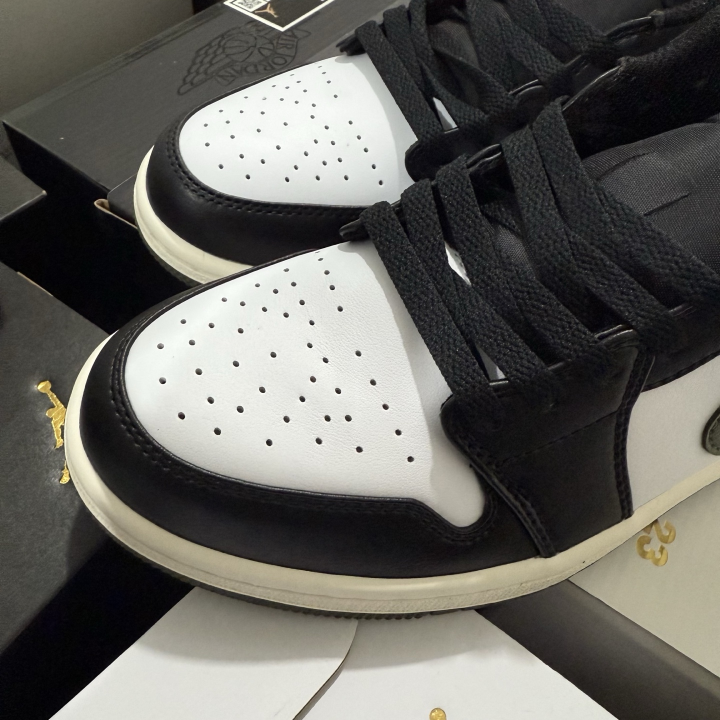 Nike Air Jordan 1 Low 553558-092