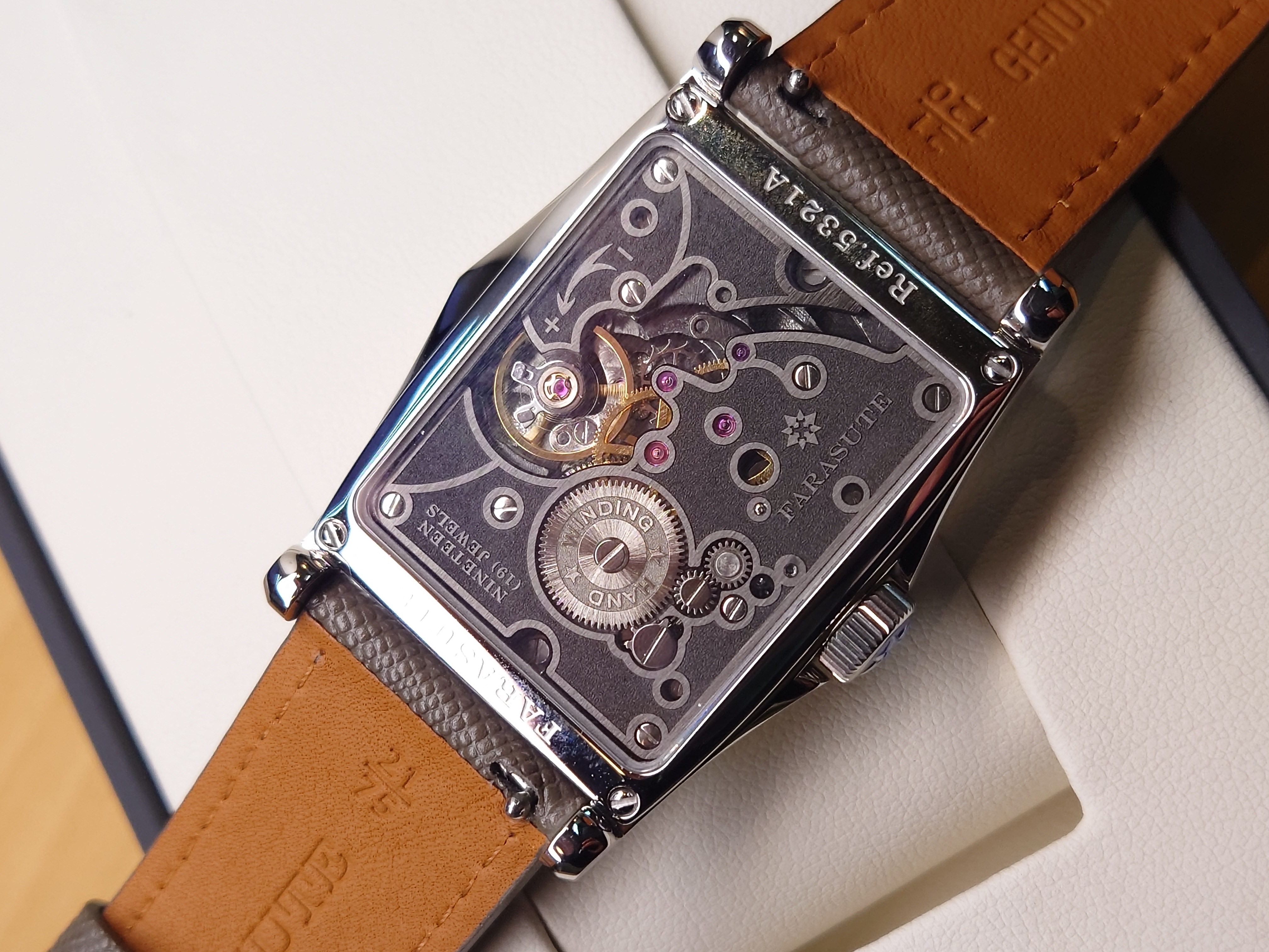 Farasute 法拉蘇蒂魔鬼魚方形手動機械錶 香檳金