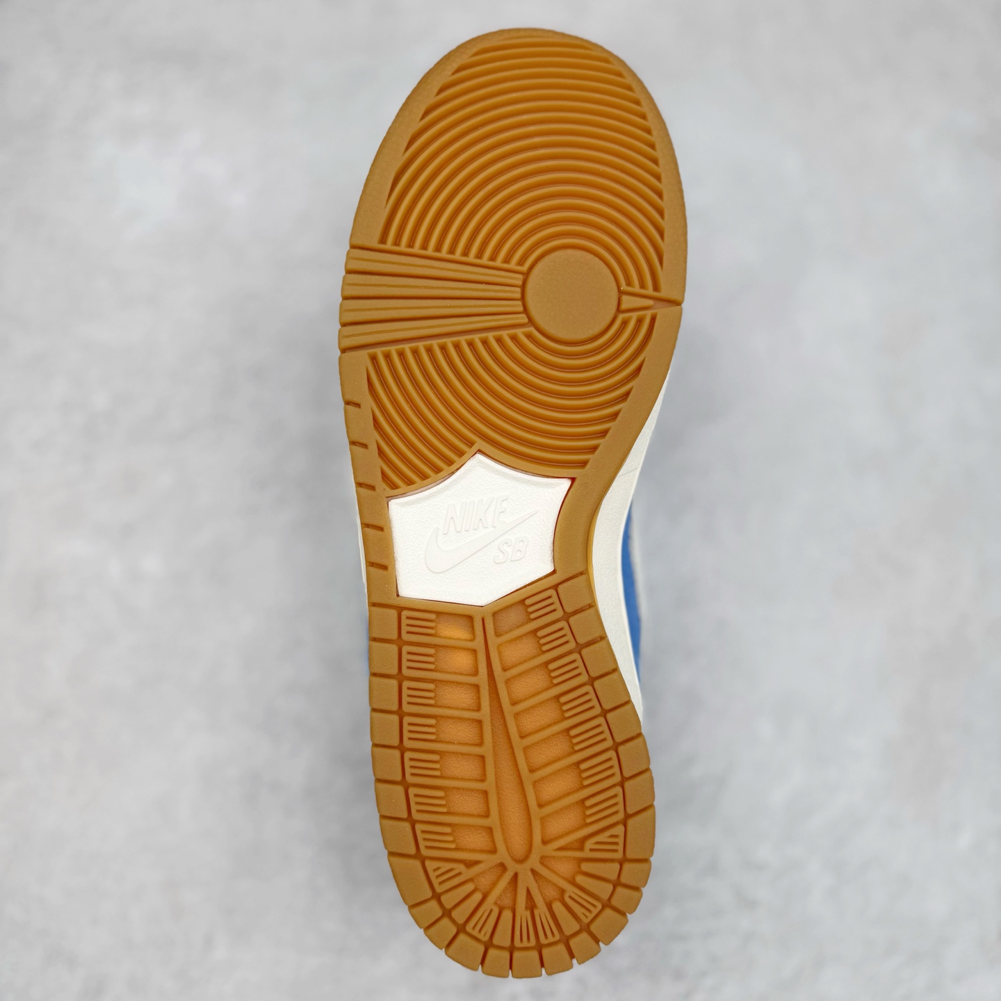 Nike SB Dunk Low FJ1674-401