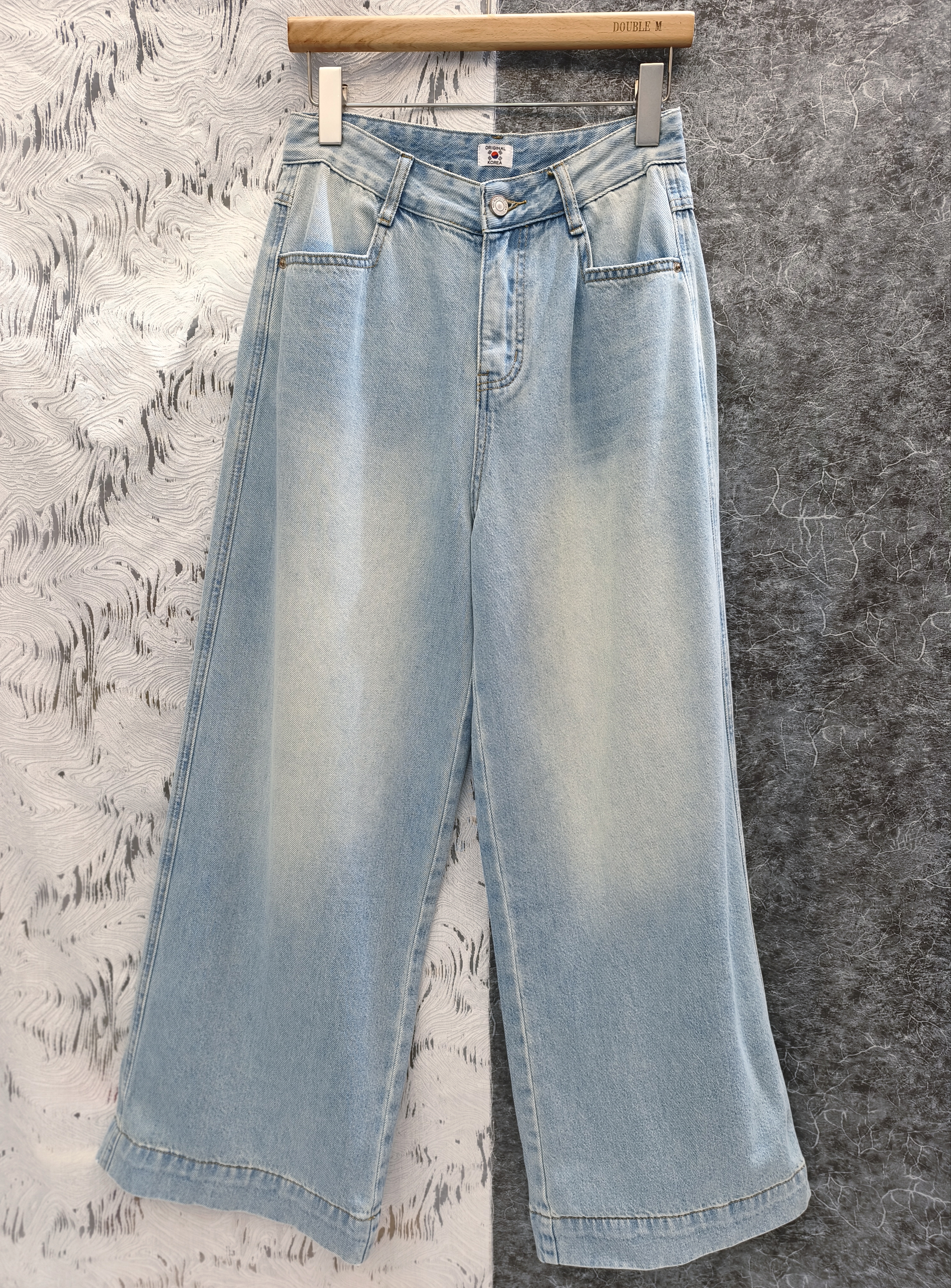 洗白闊筒牛仔褲