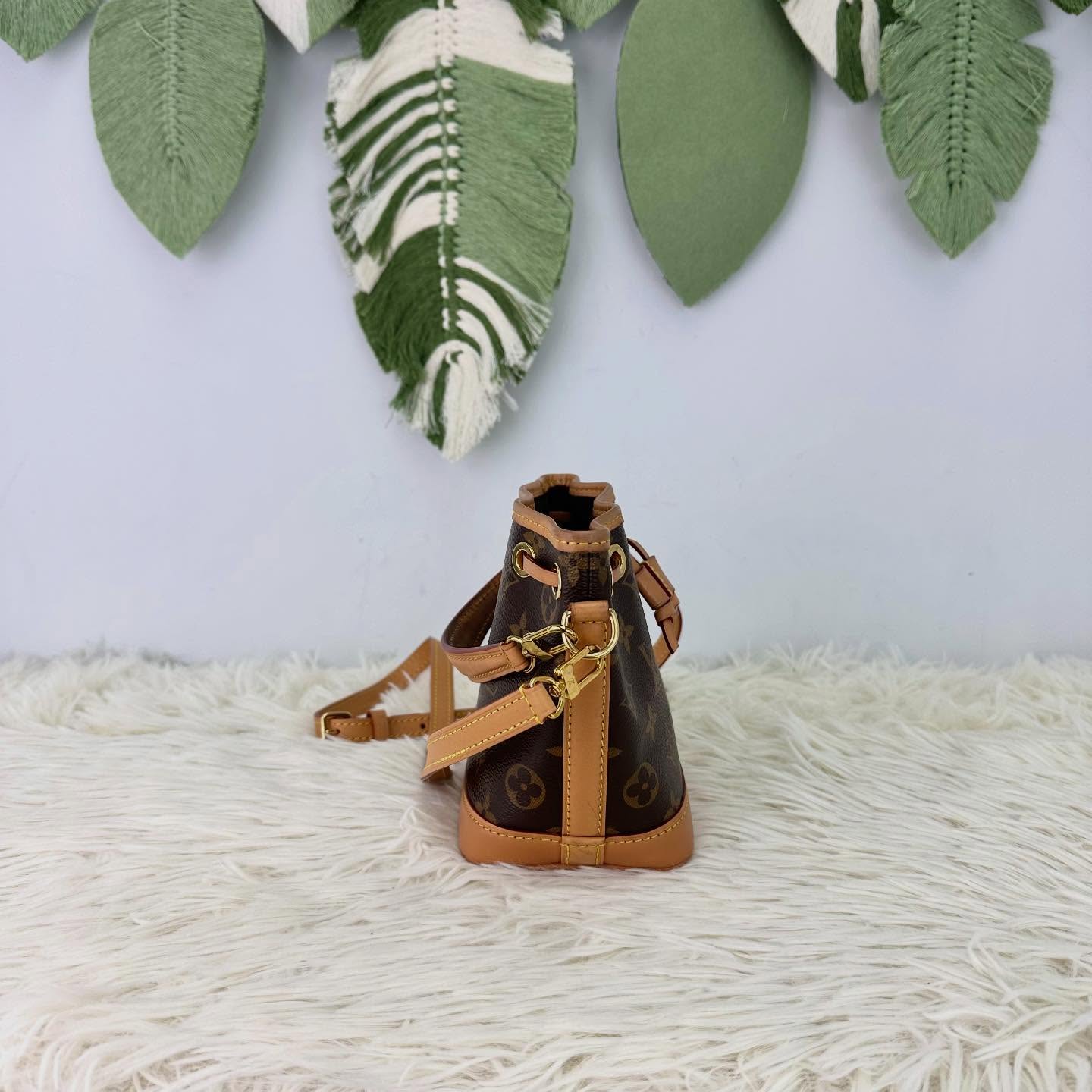 LV 🤍PRE OWNED Nano Noé 小水桶包 晶片款 全套有單🤎